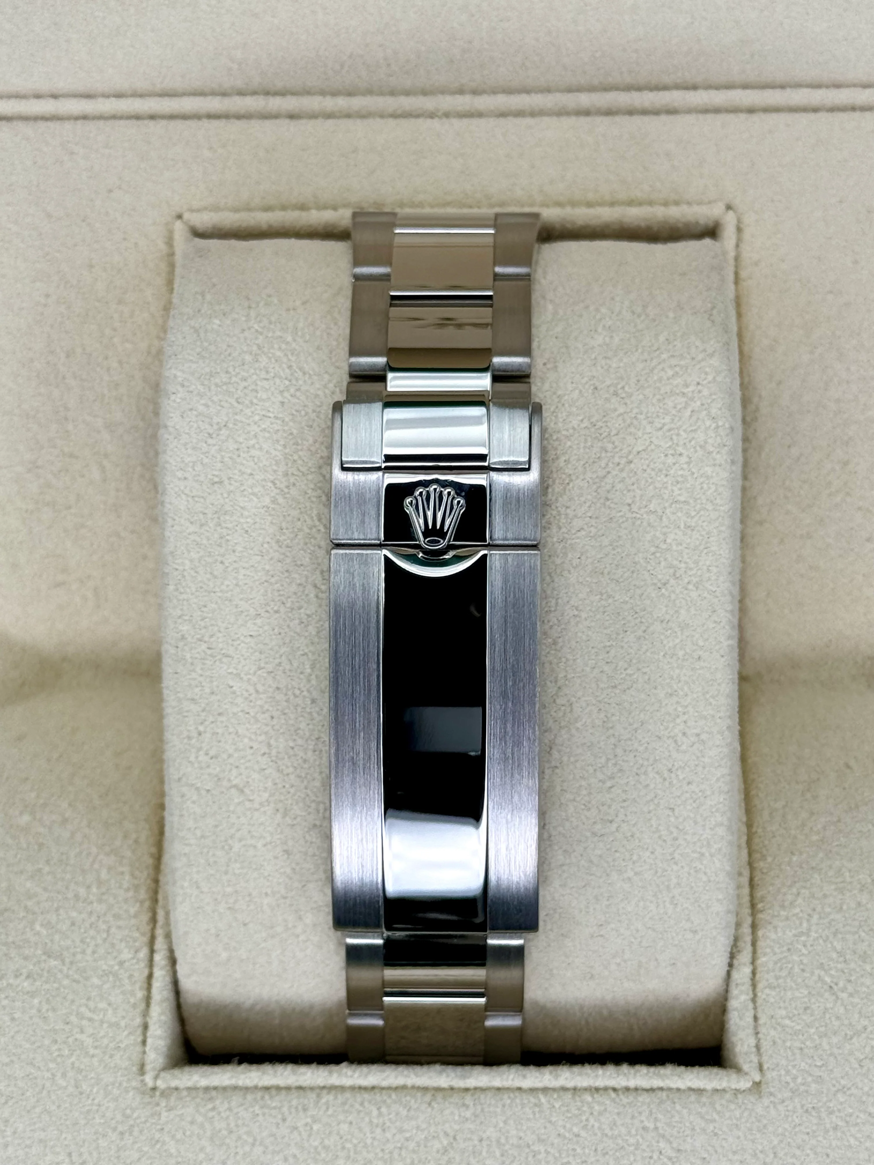 2012 Rolex Submariner "Smurf" 40mm 116619 White Gold Blue Dial - Image 2