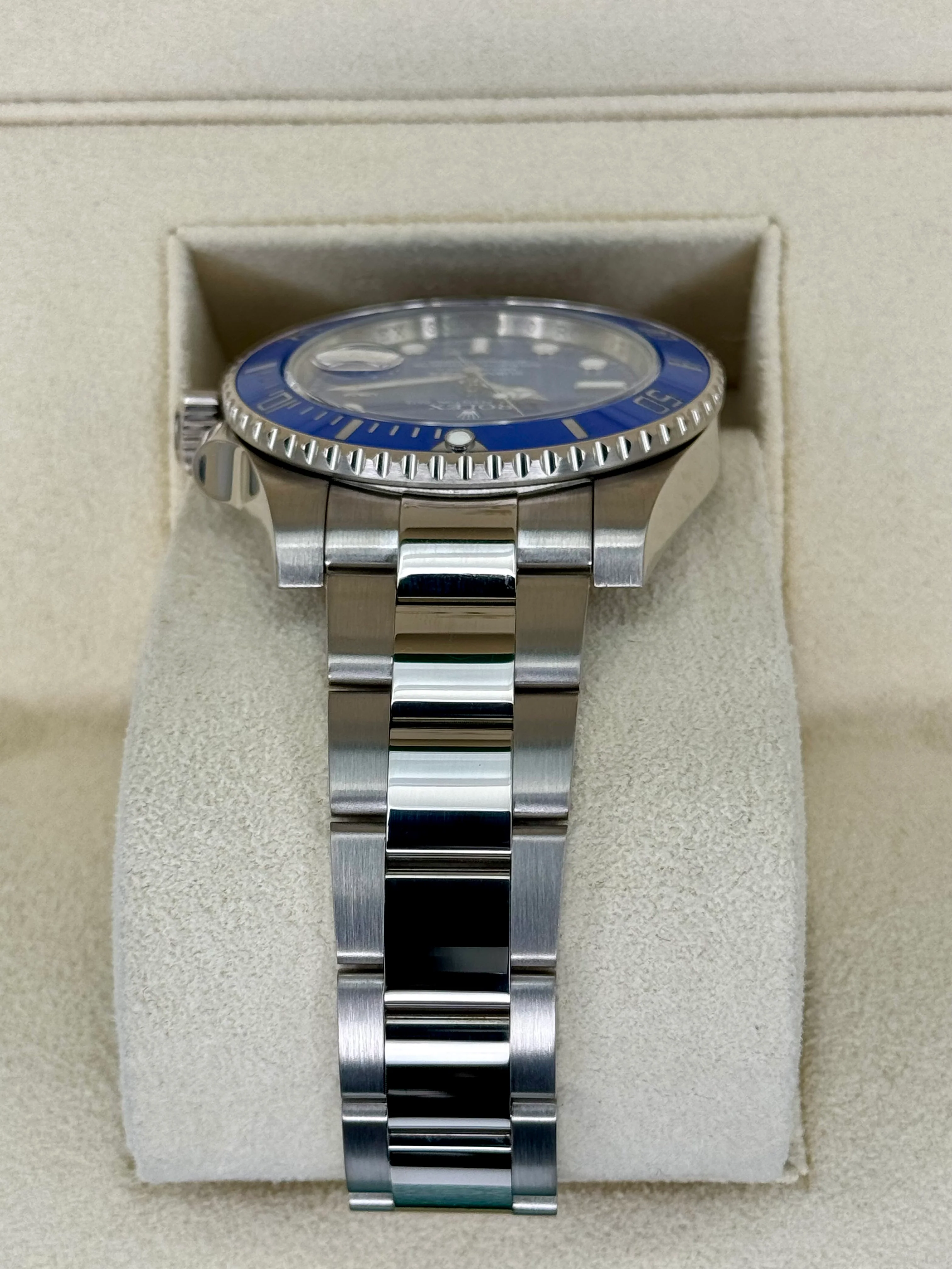 2012 Rolex Submariner "Smurf" 40mm 116619 White Gold Blue Dial - Image 4