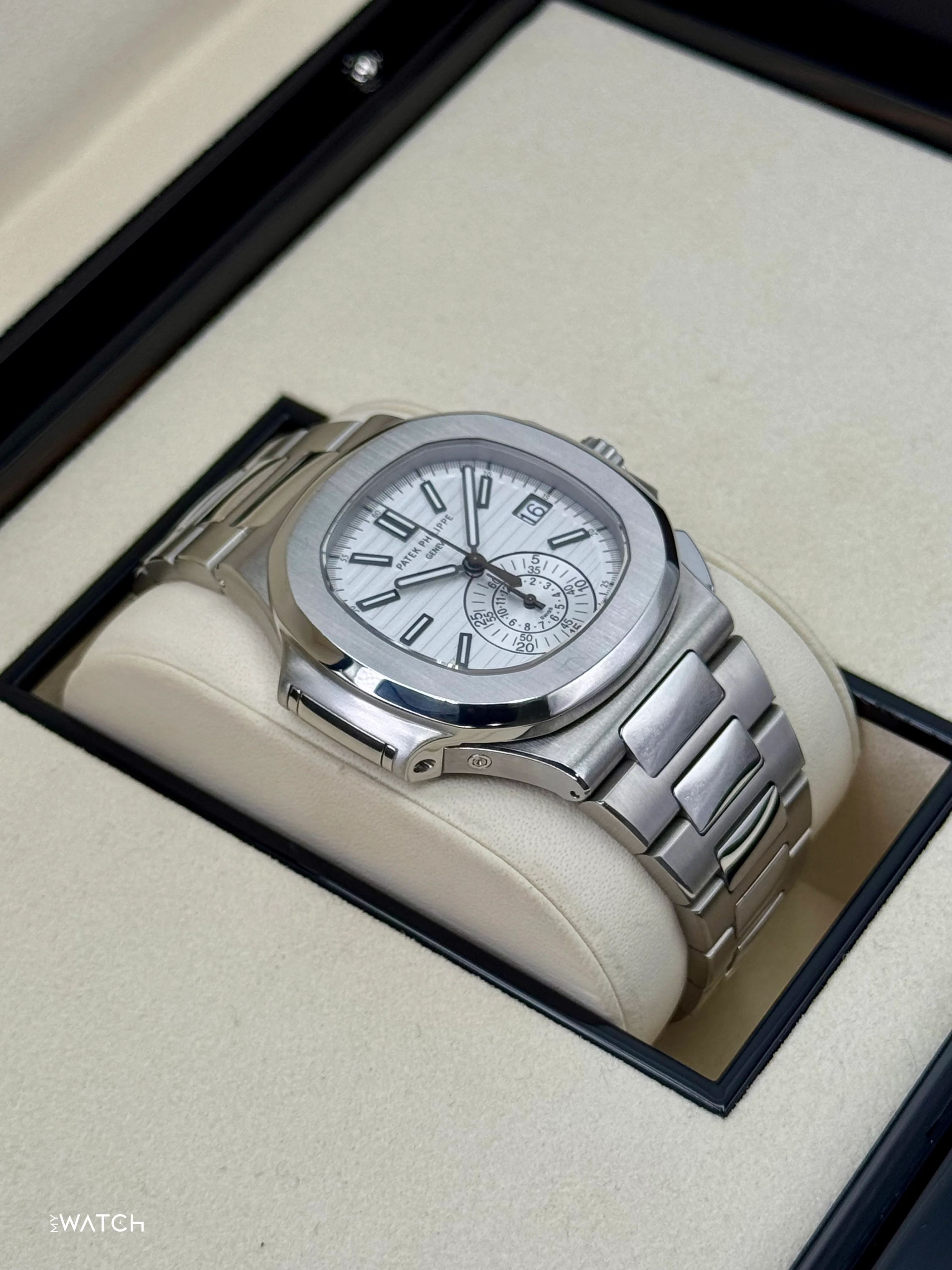 2014 Patek Philippe Nautilus Chrono 40.5mm 5980/1A Stainless Steel White Dial - Image 4