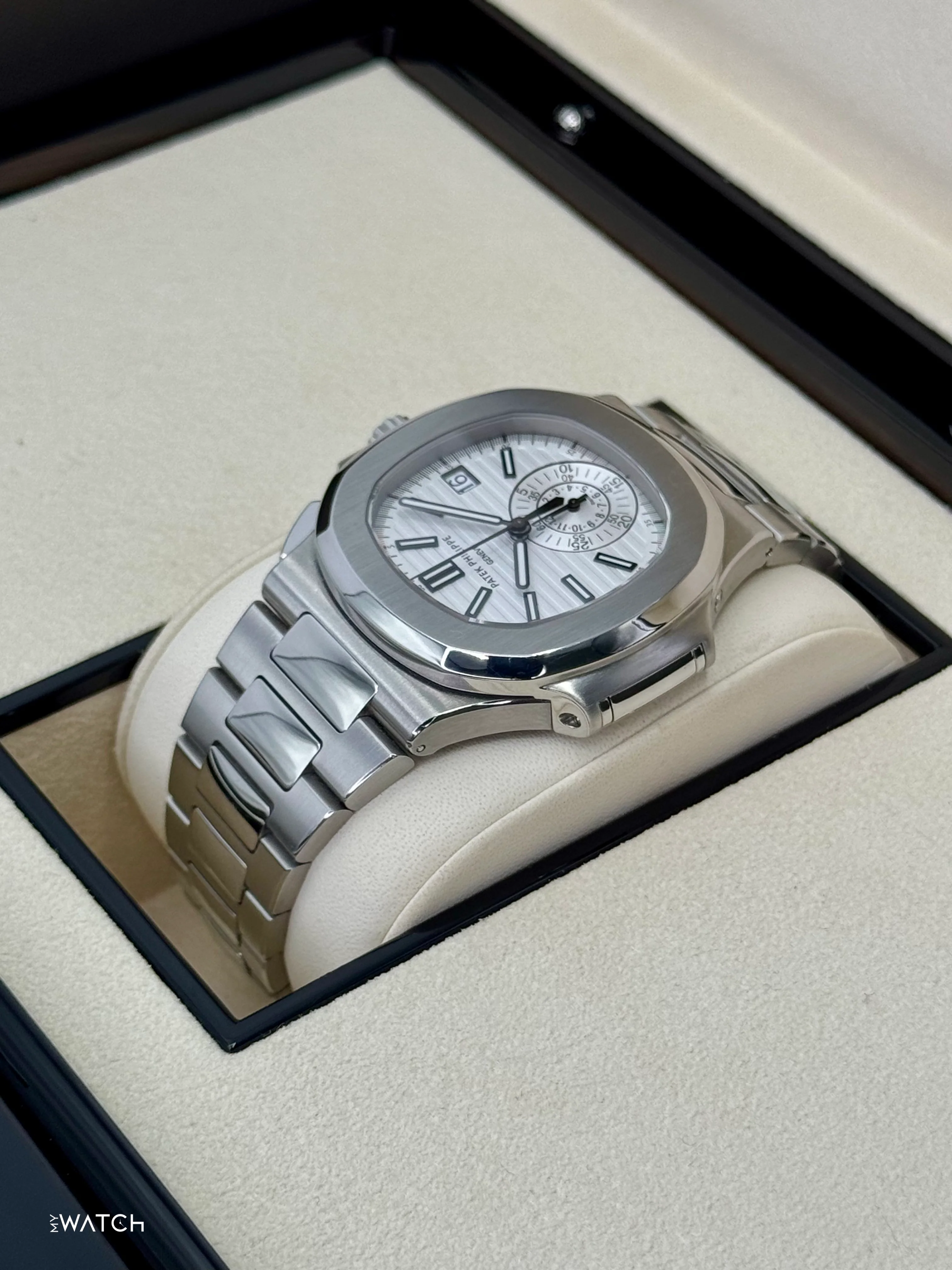 2014 Patek Philippe Nautilus Chrono 40.5mm 5980/1A Stainless Steel White Dial - Image 5