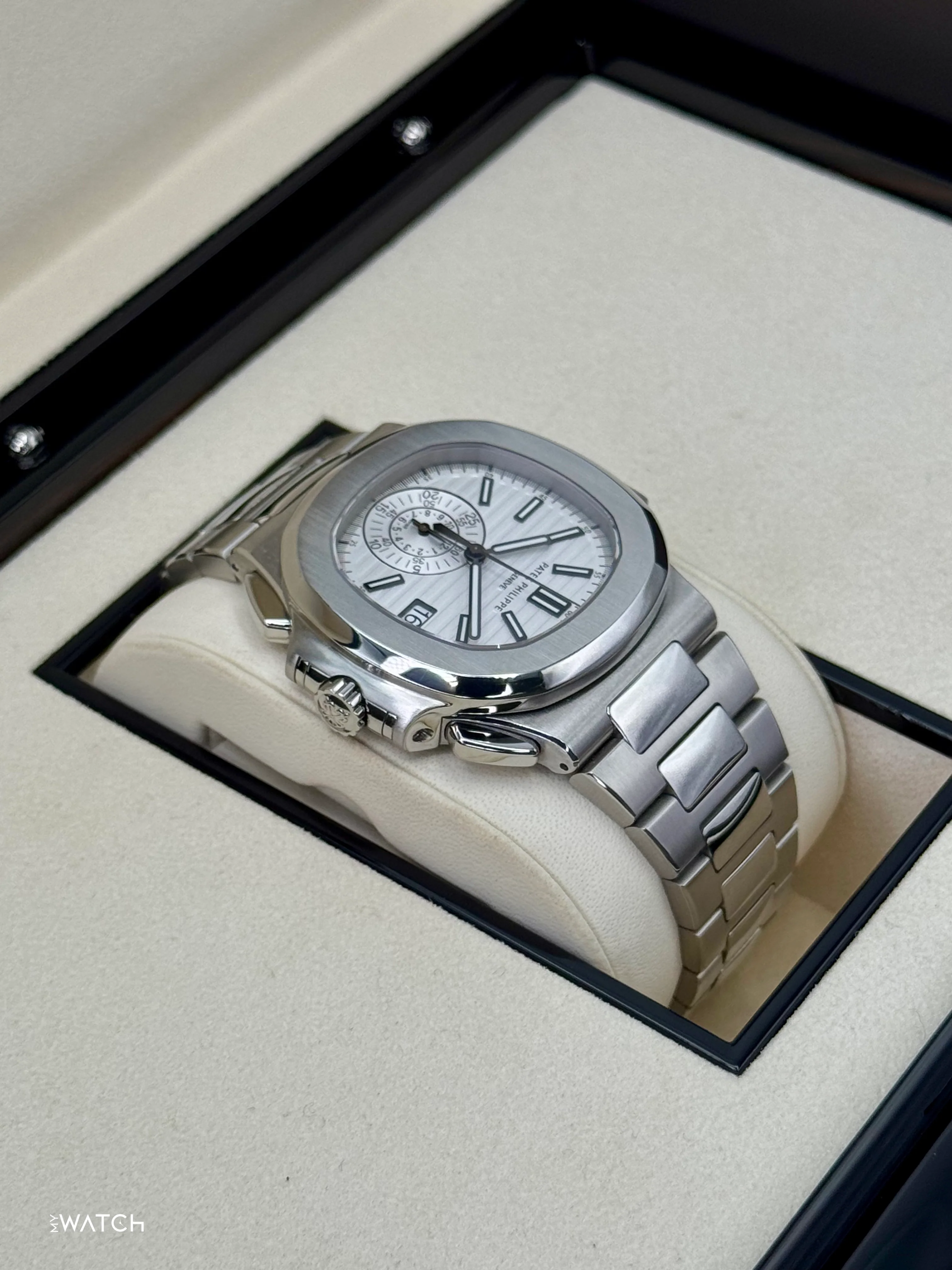 2014 Patek Philippe Nautilus Chrono 40.5mm 5980/1A Stainless Steel White Dial - Image 6