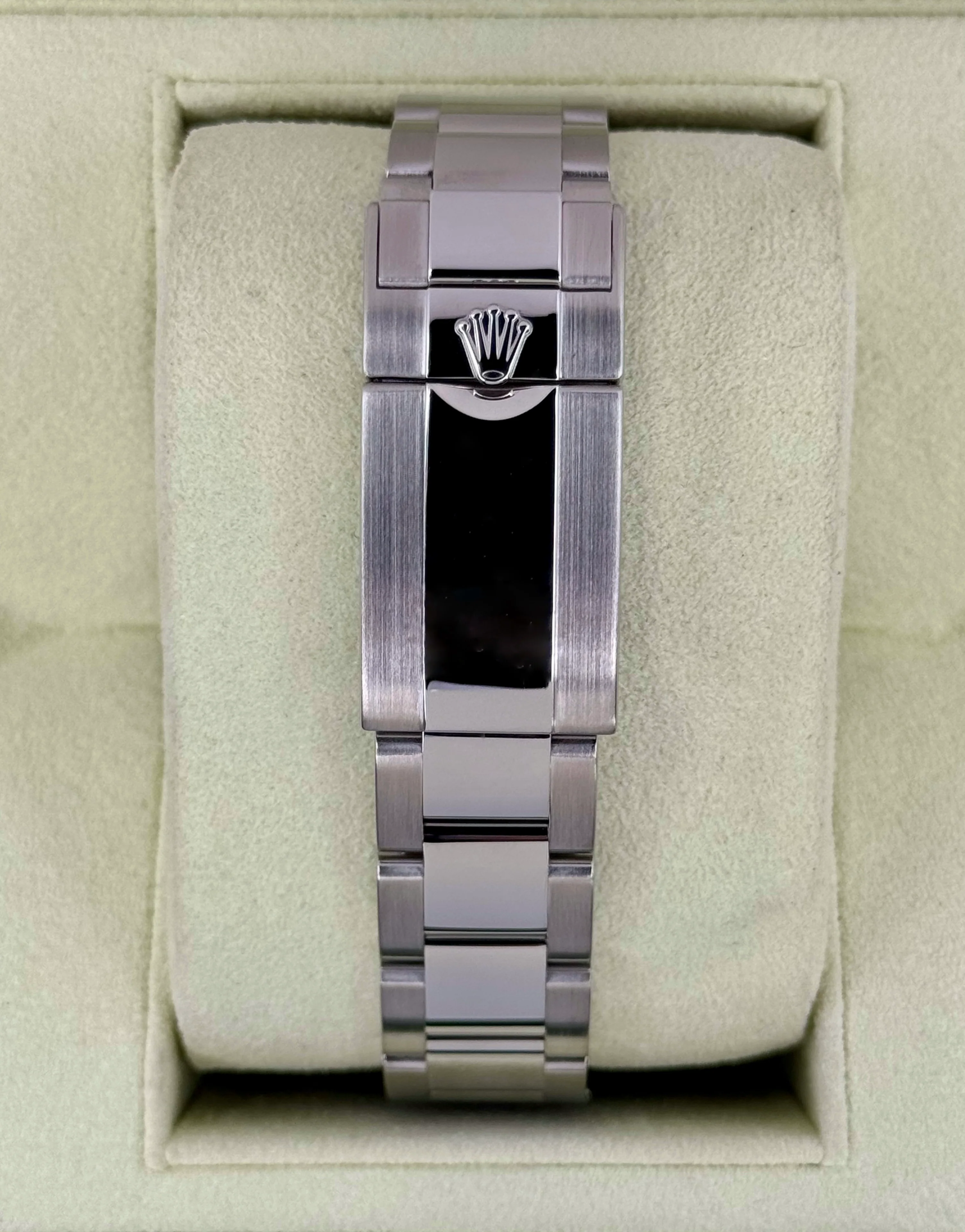 2014 Rolex GMT-Master II “Batman” 40mm 116710BLNR Oyster - Image 2