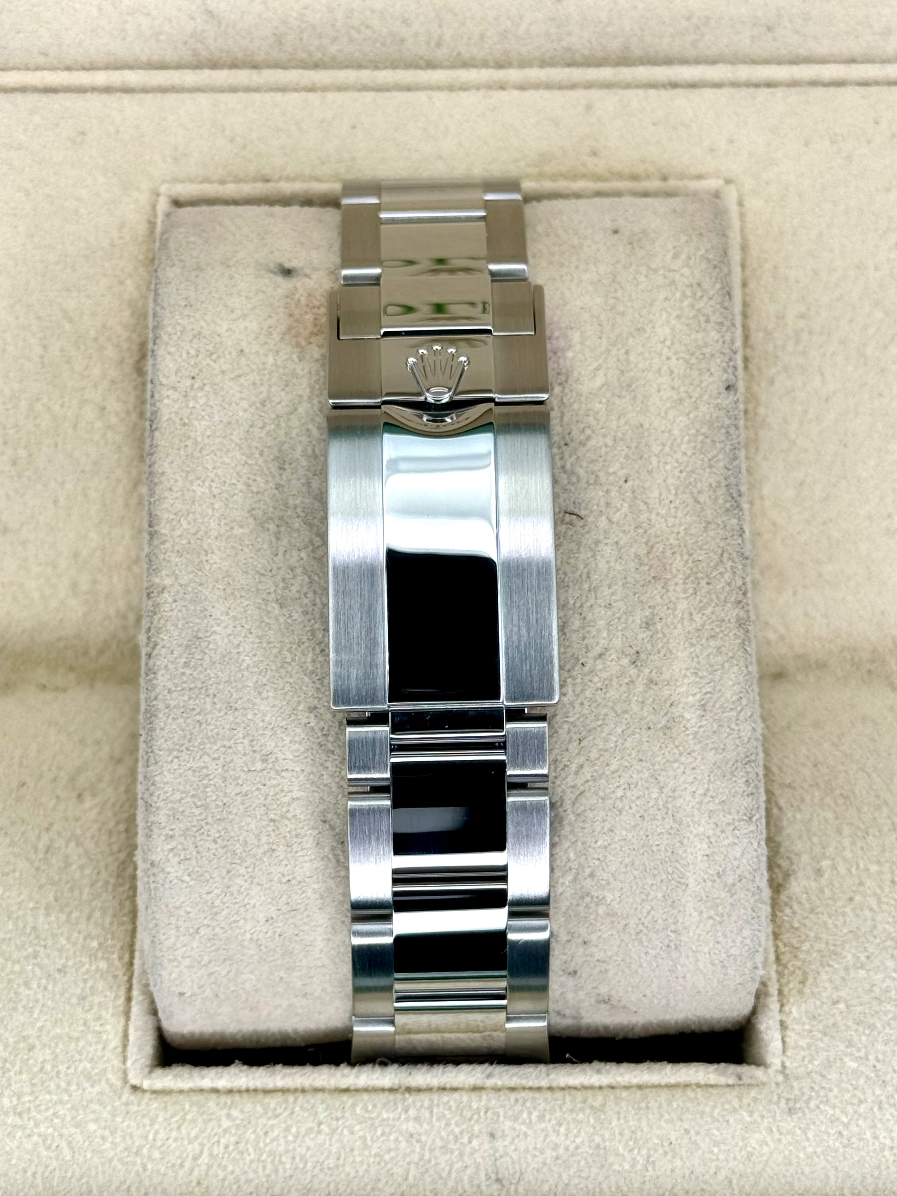 2014 Rolex GMT-Master II “Batman” 40mm 116710BLNR Oyster - Image 2