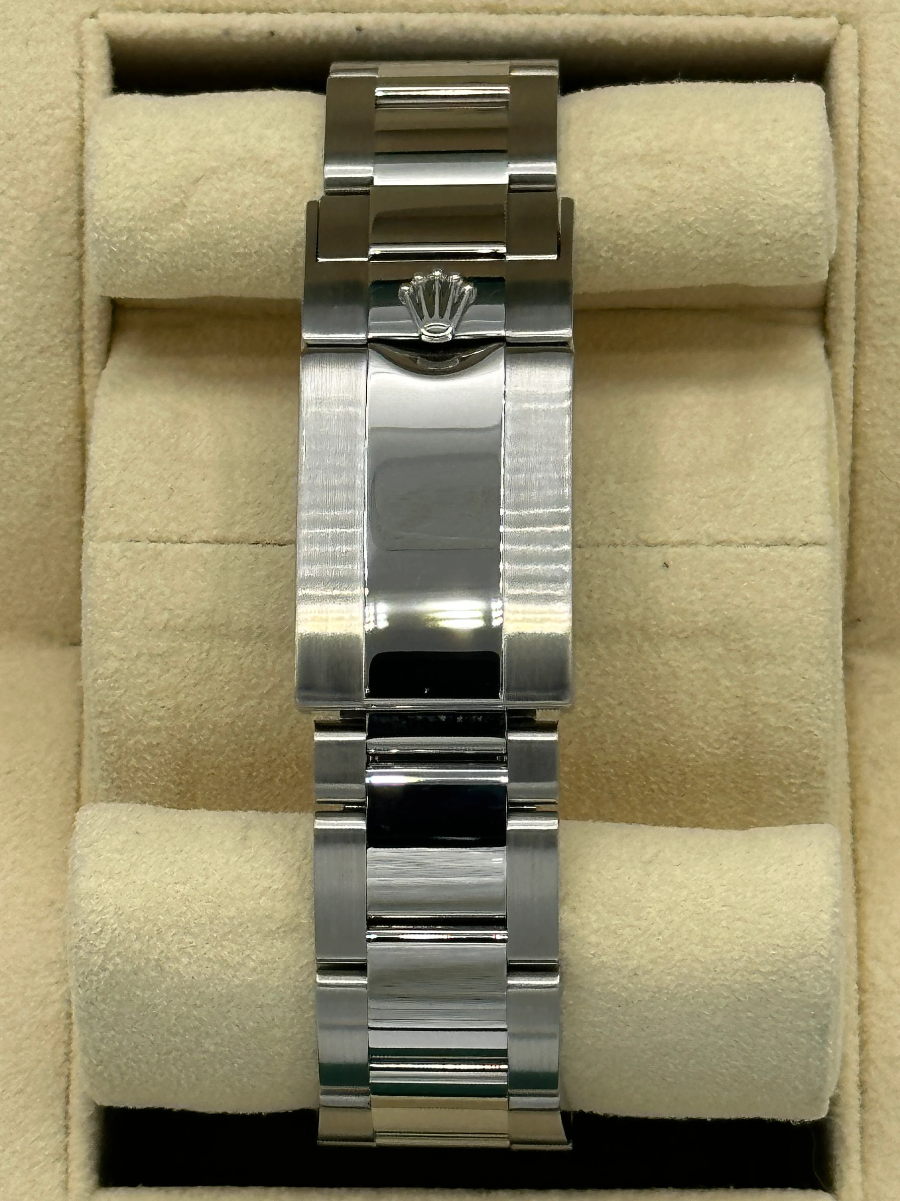 2014 Rolex GMT-Master II "Batman" 40mm 116710BLNR Oyster - Image 2