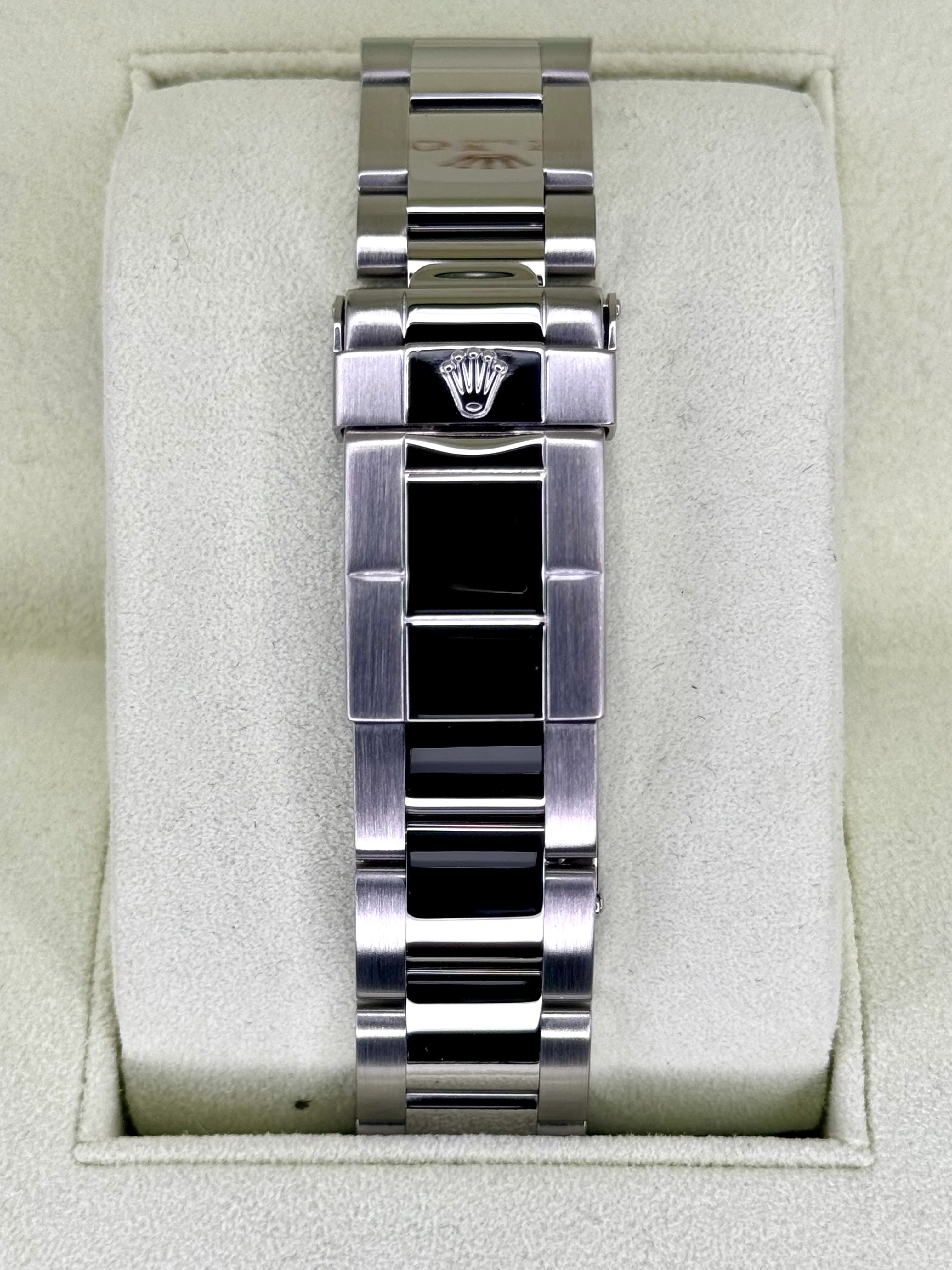 2014 Rolex Yacht-Master 40mm 16622 Platinum Bezel and Dial - Image 2