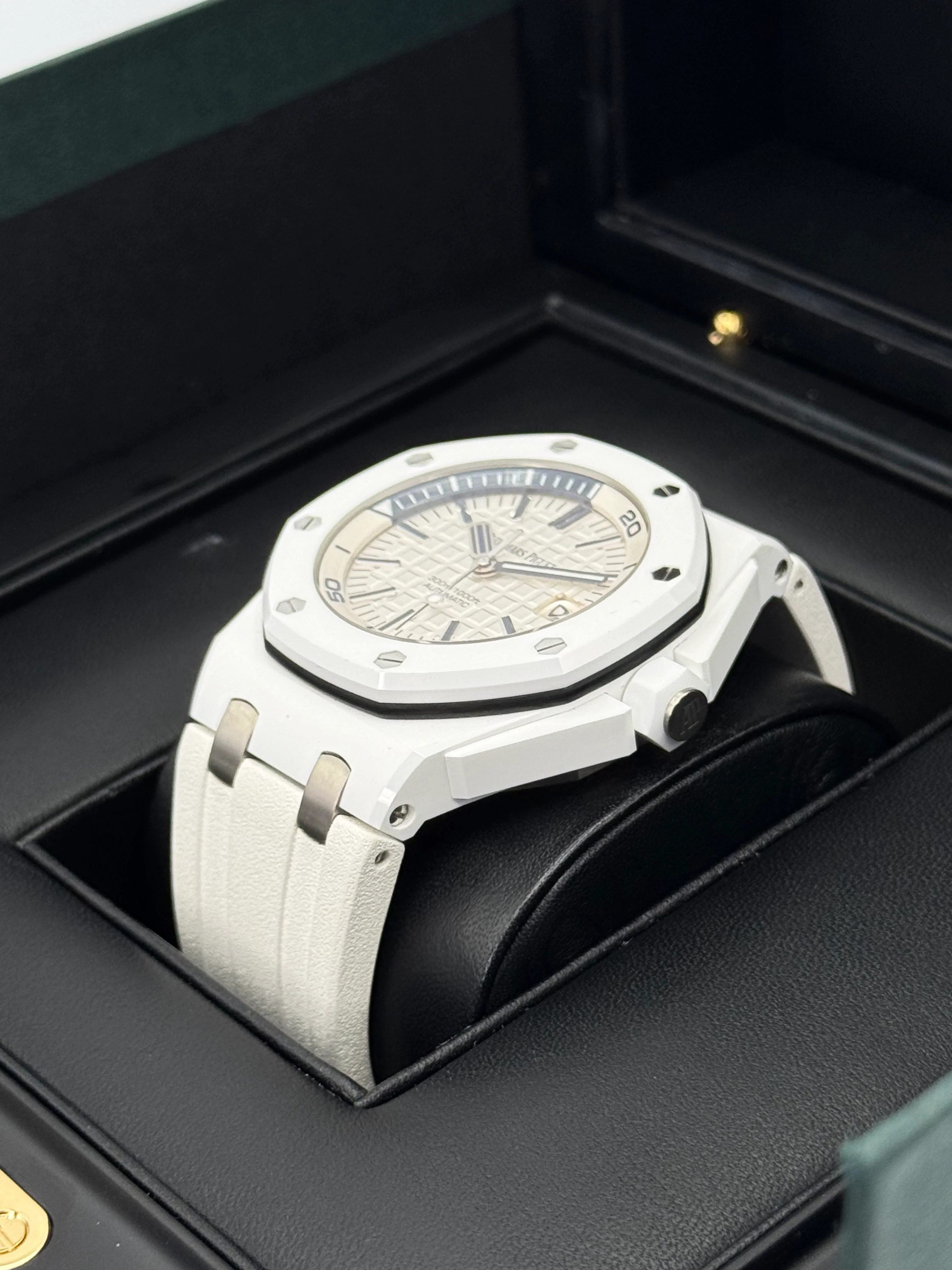 2015 Audemars Piguet Royal Oak Offshore Diver 42mm 15707CB Ceramic - Image 5