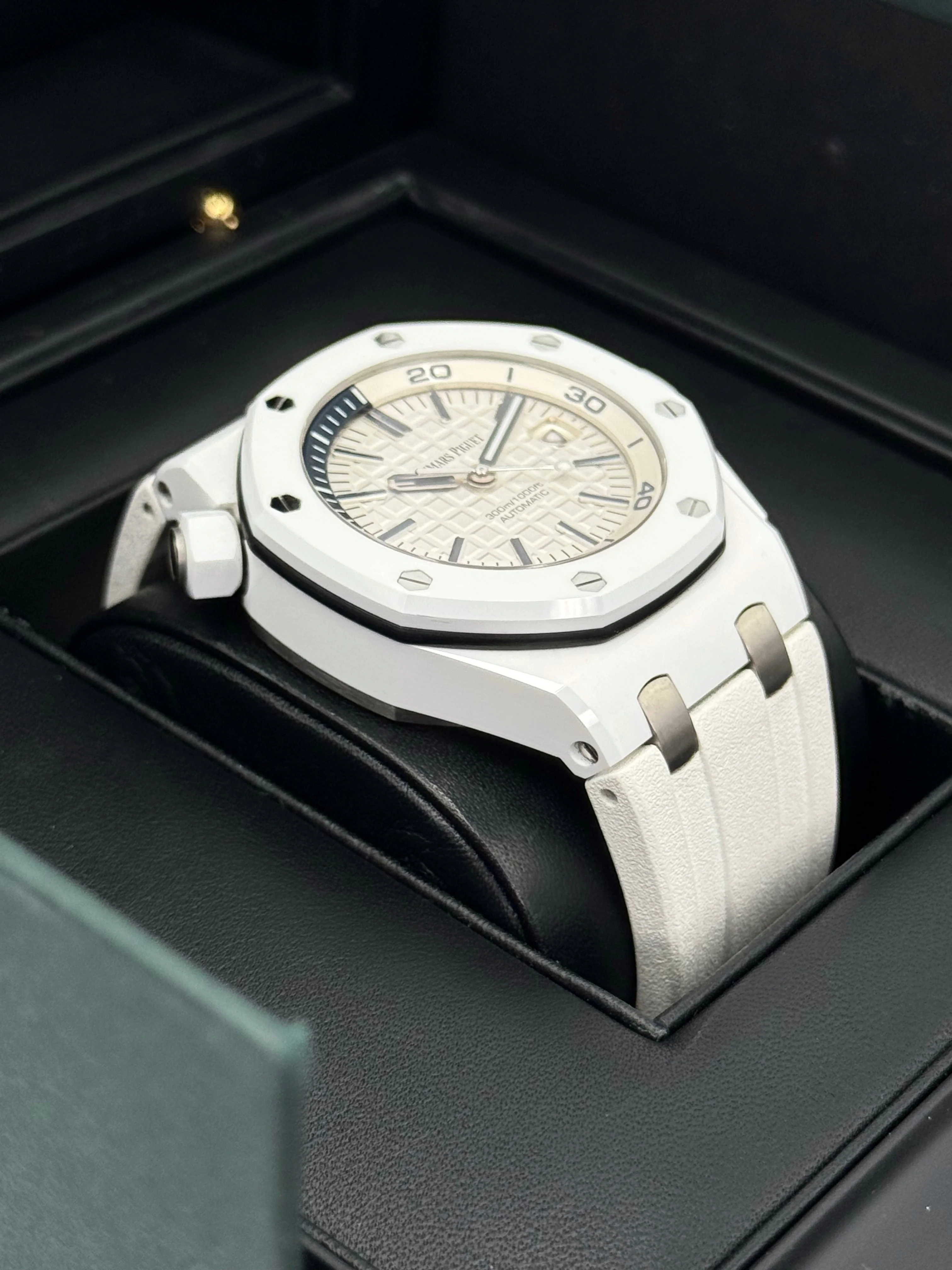 2015 Audemars Piguet Royal Oak Offshore Diver 42mm 15707CB Ceramic - Image 6