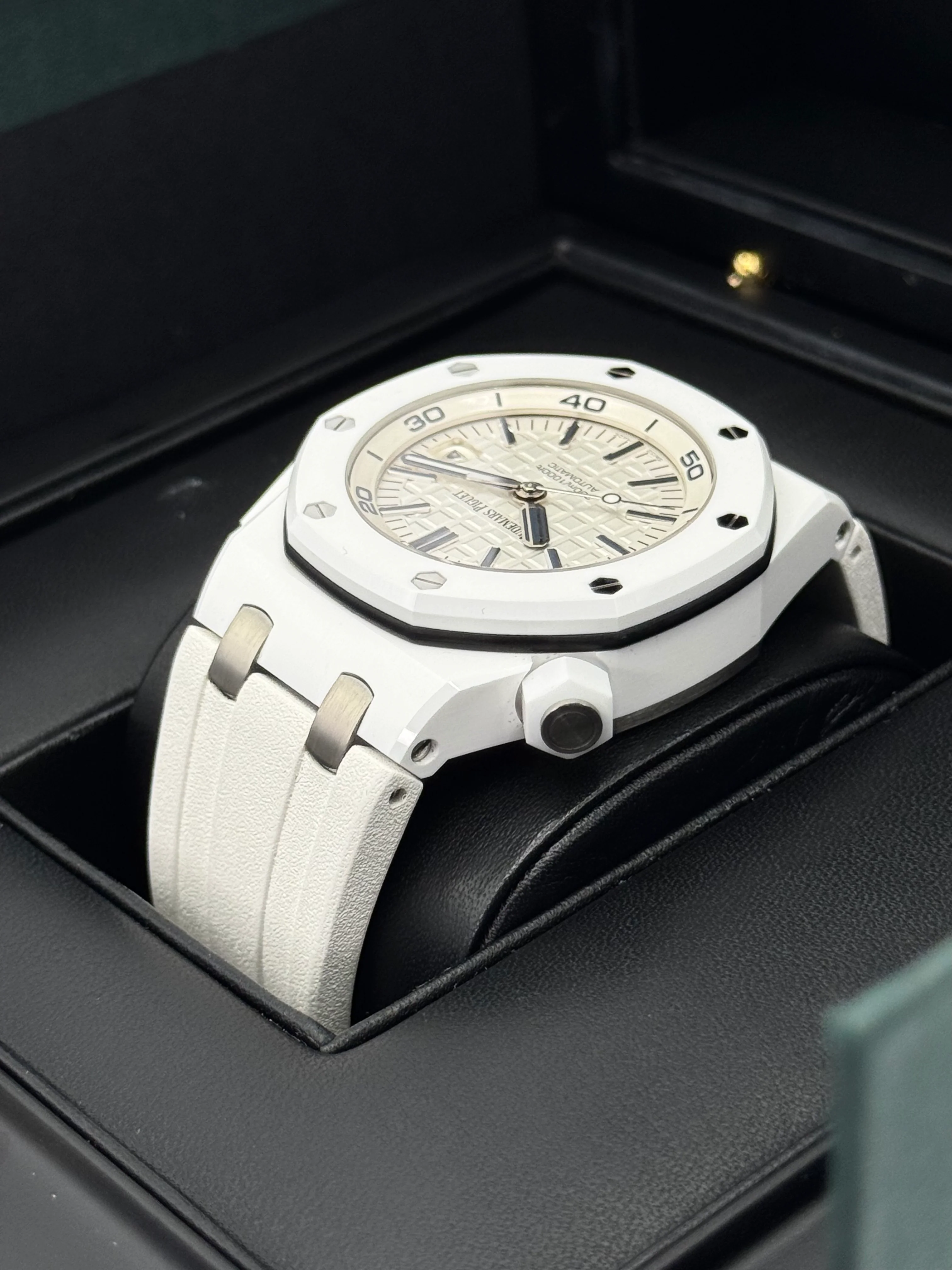 2015 Audemars Piguet Royal Oak Offshore Diver 42mm 15707CB Ceramic - Image 7