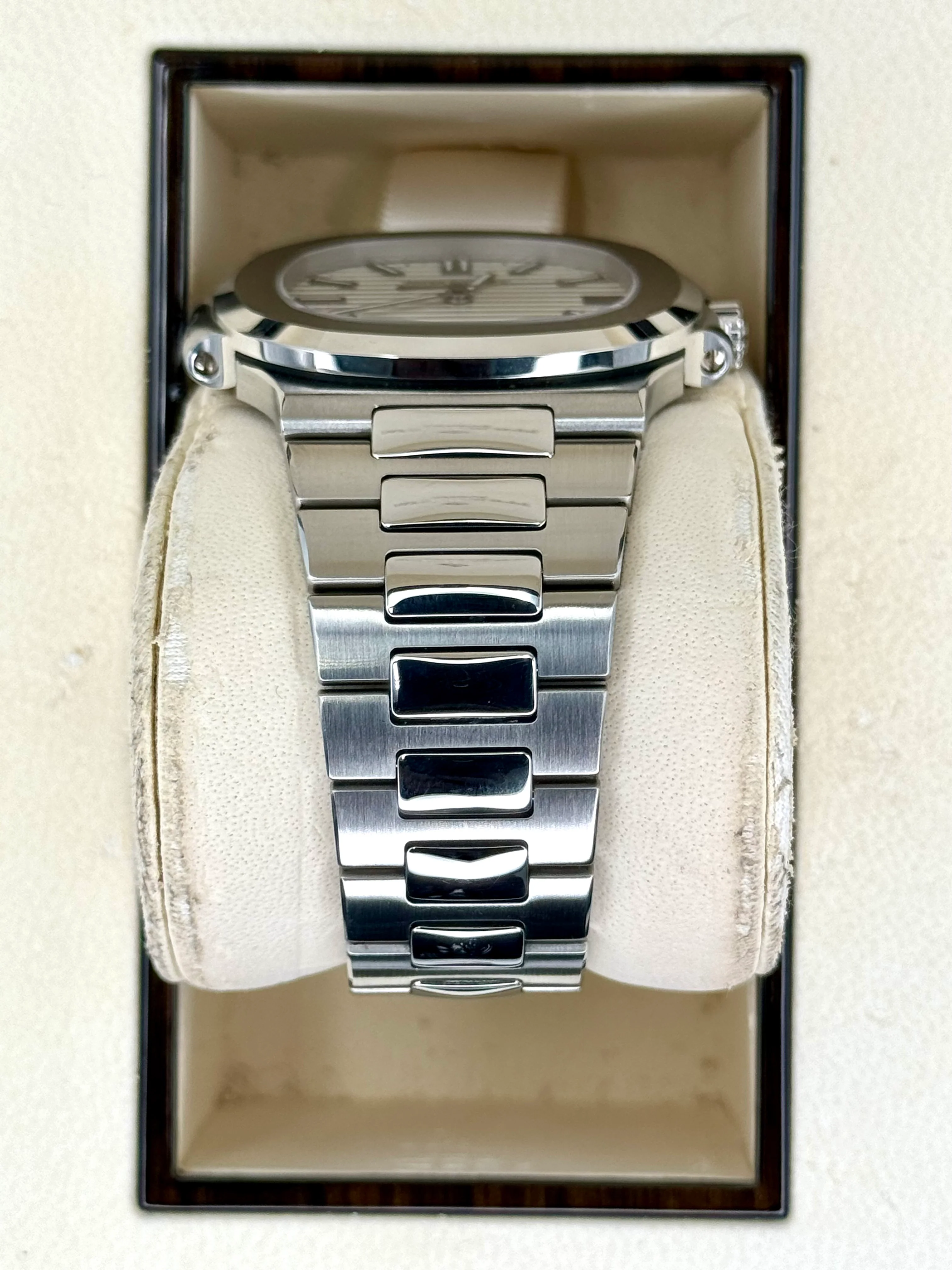 2015 Patek Philippe Nautilus 40mm 5711/1A Stainless Steel White Dial - Image 3