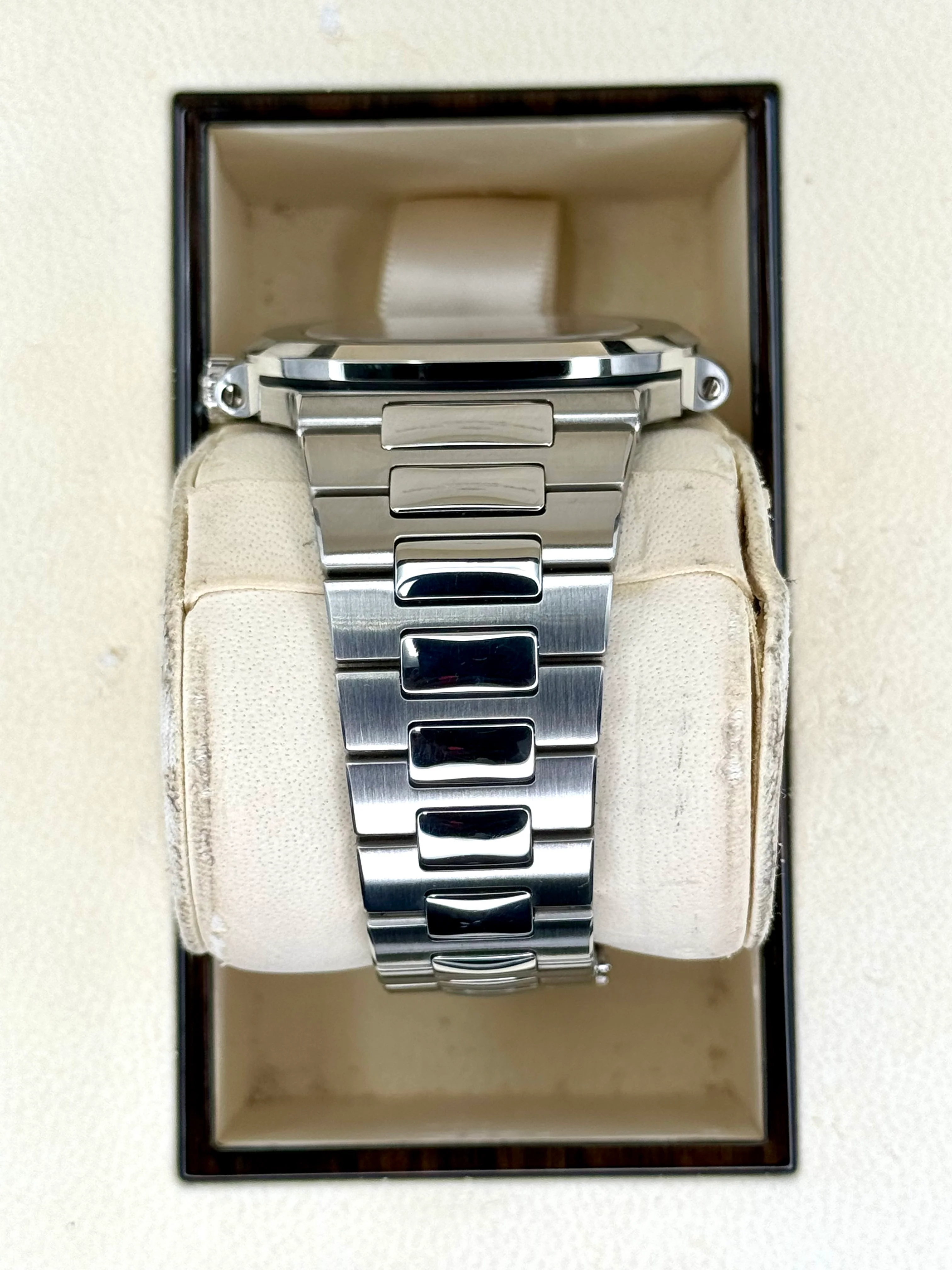 2015 Patek Philippe Nautilus 40mm 5711/1A Stainless Steel White Dial - Image 4