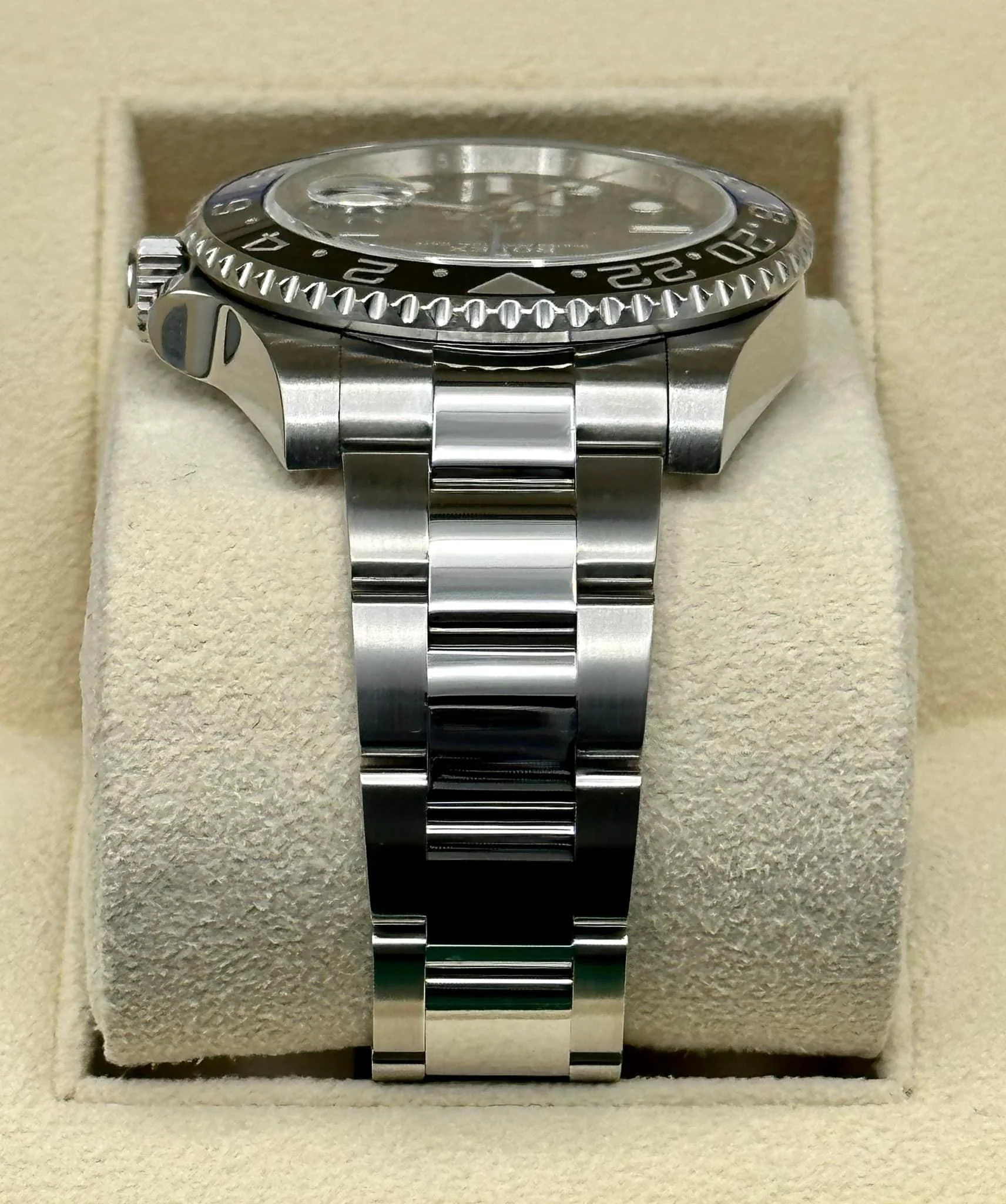 2015 Rolex GMT-Master II "Batman" 40mm 116710BLNR Oyster - Image 4