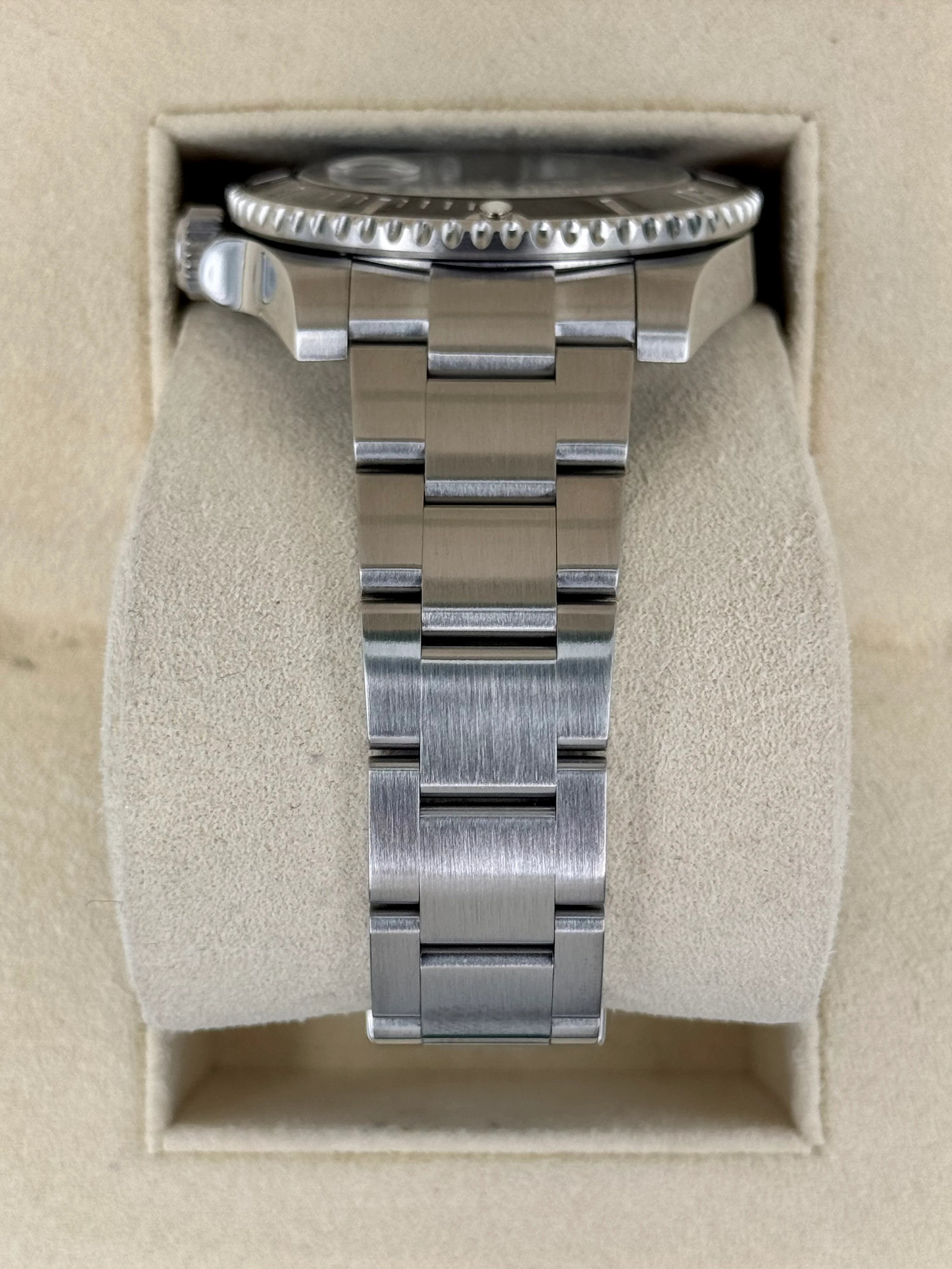 2015 Rolex Submariner 40mm 116610LN Stainless Steel Black Dial - Image 4