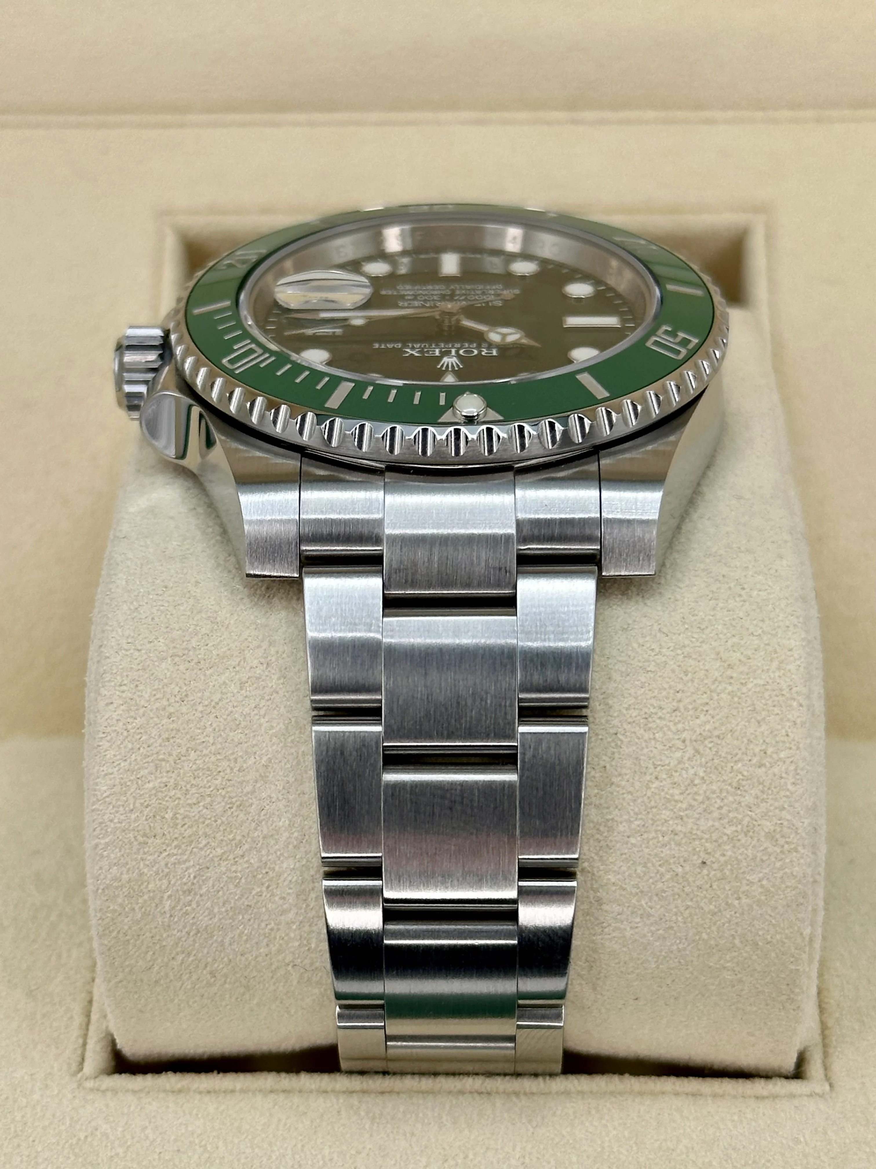 2015 Rolex Submariner "Hulk" 40mm 116610LV Green Dial - Image 4