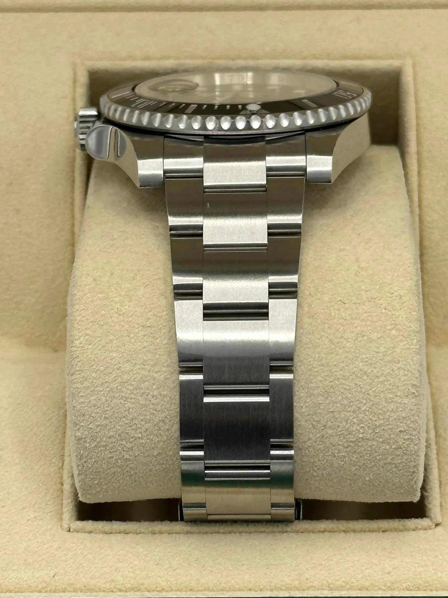 2015 Rolex Submariner 40mm 116610LN Stainless Steel Black Dial - Image 4