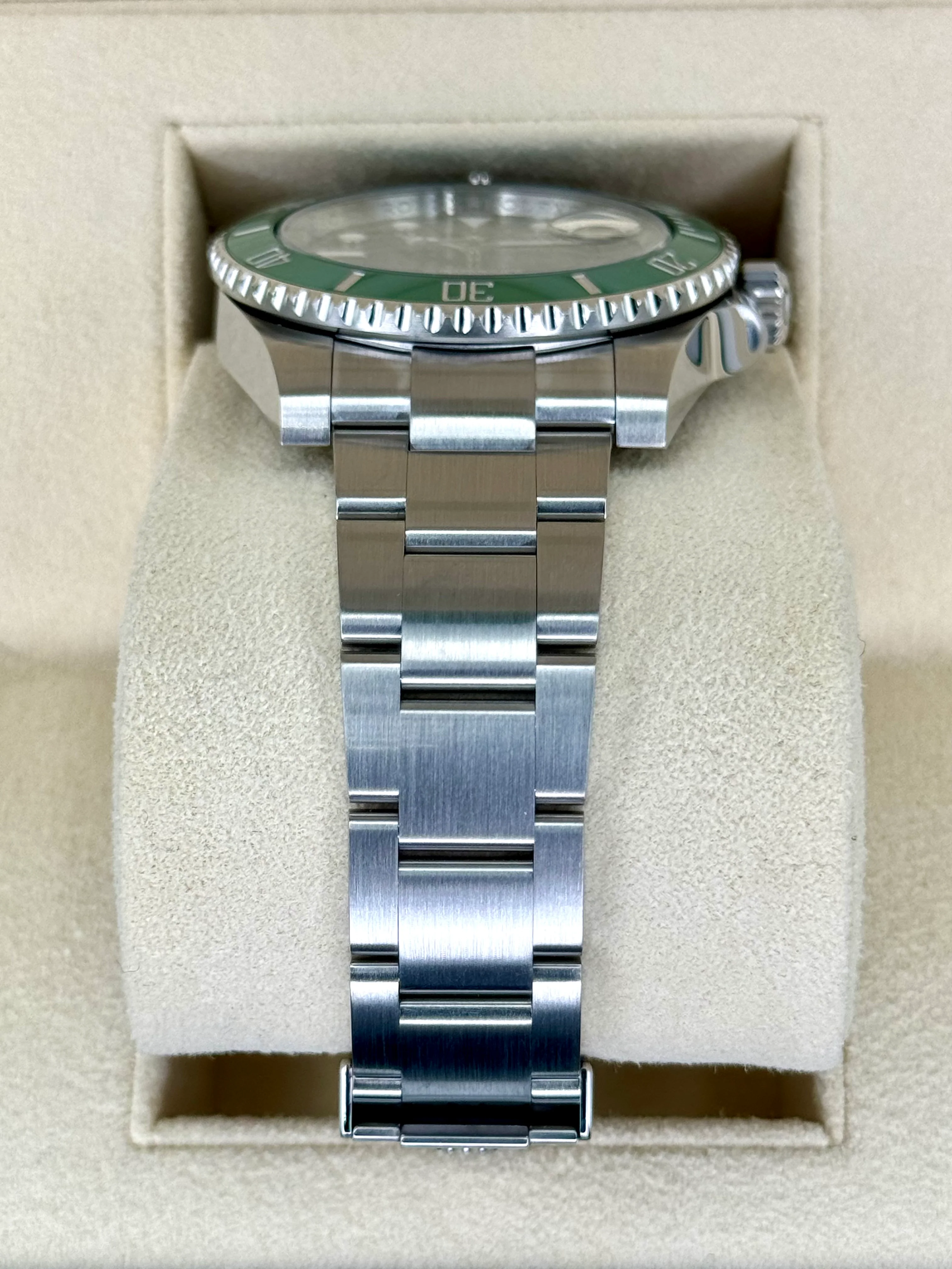 2015 Rolex Submariner "Hulk" 40mm 116610LV Green Dial - Image 3