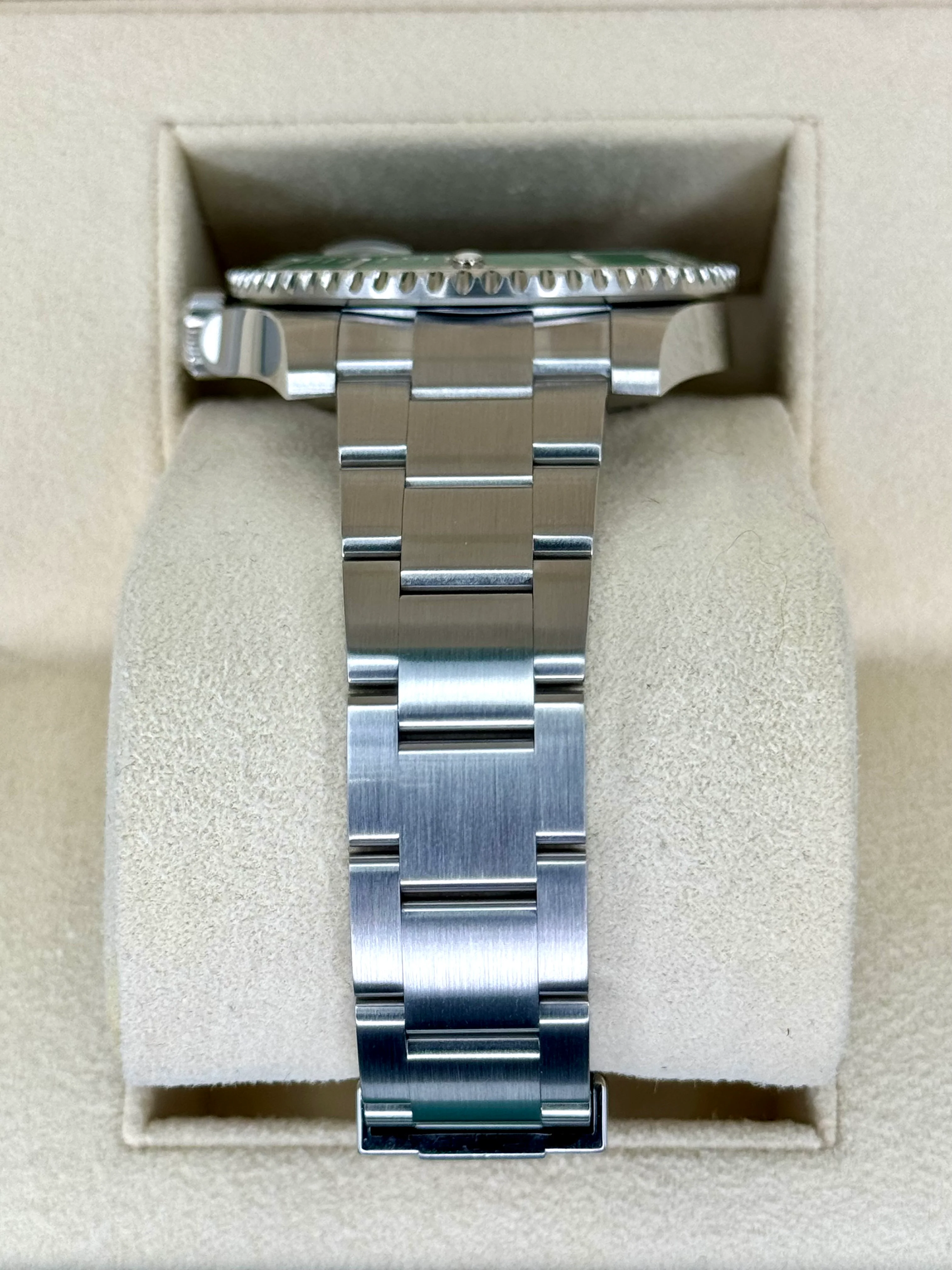 2015 Rolex Submariner "Hulk" 40mm 116610LV Green Dial - Image 4