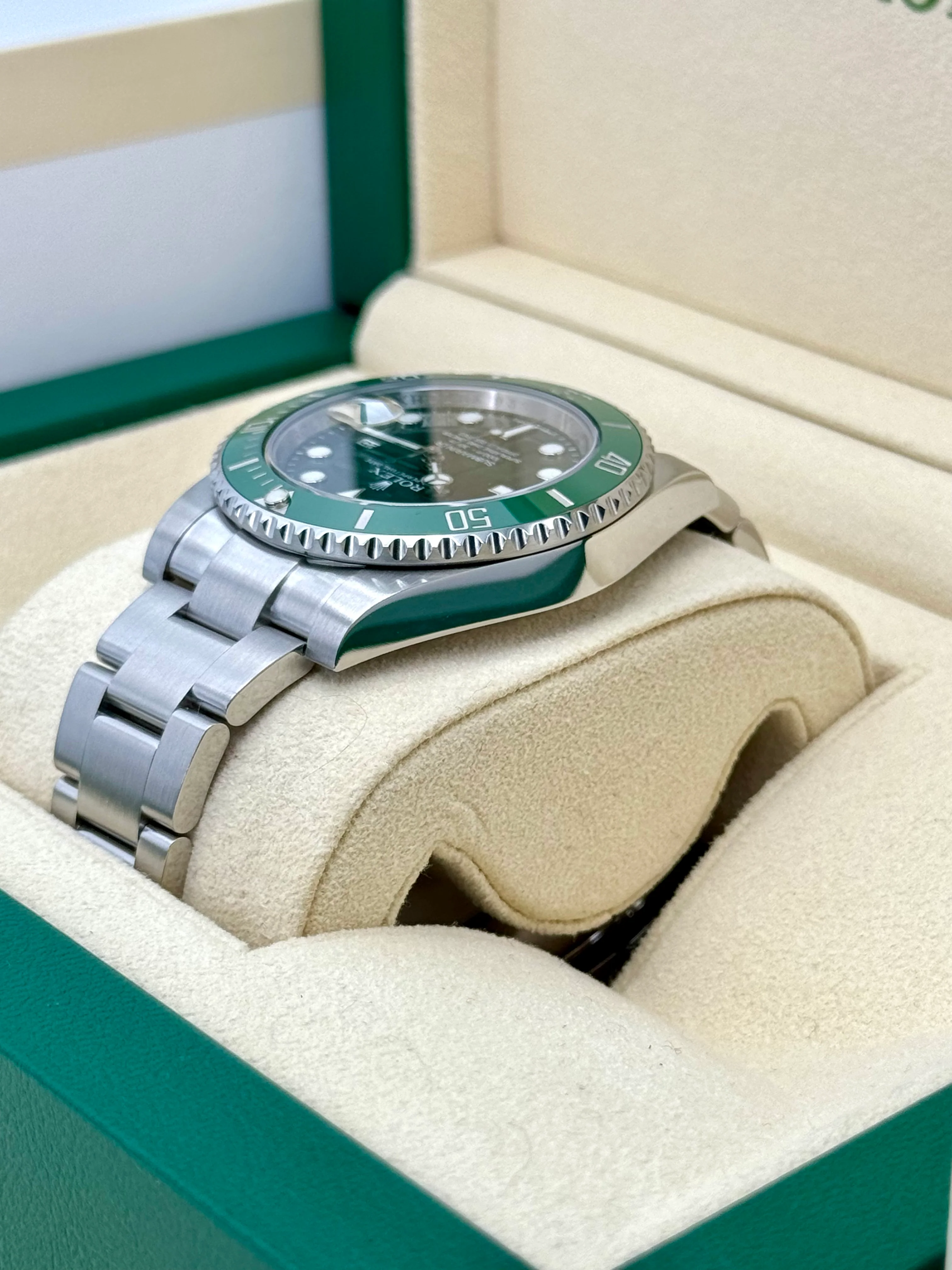 2015 Rolex Submariner "Hulk" 40mm 116610LV Green Dial - Image 7