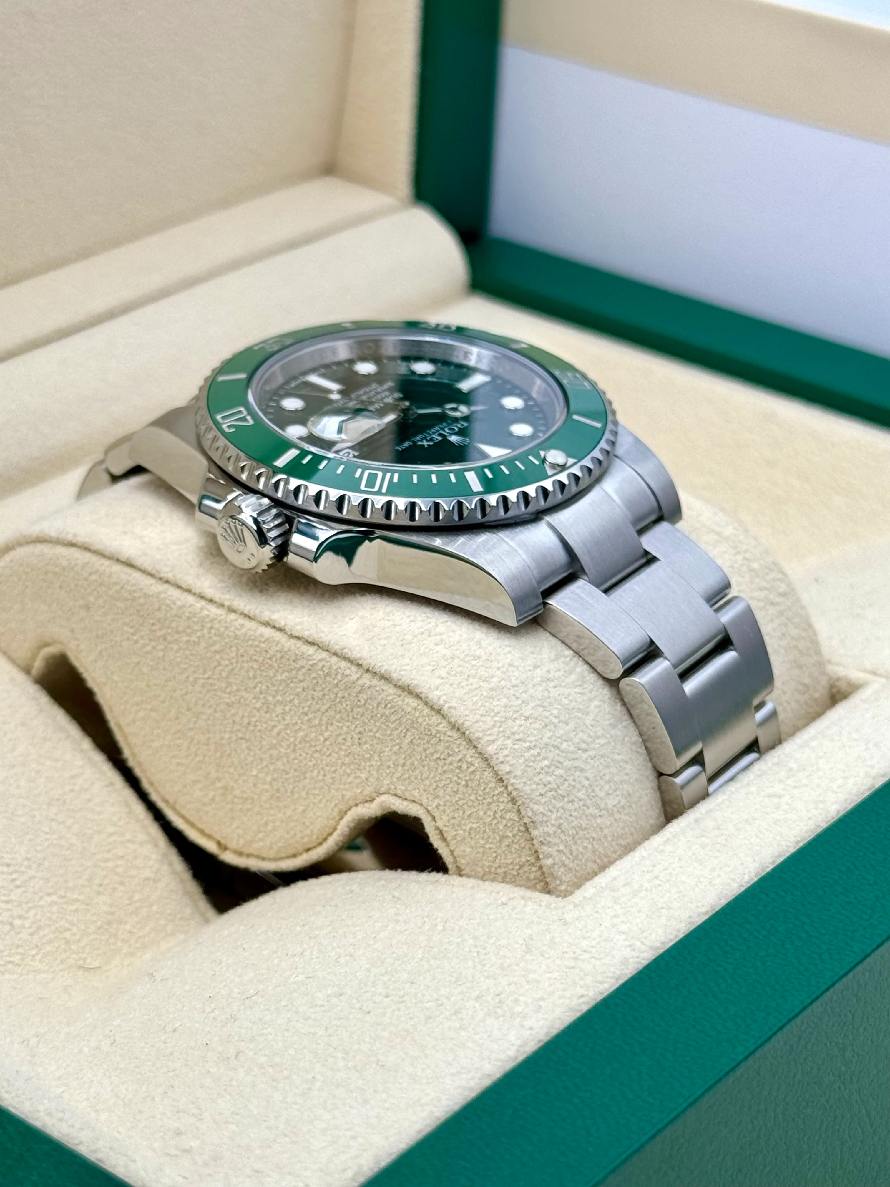 2015 Rolex Submariner "Hulk" 40mm 116610LV Green Dial - Image 8