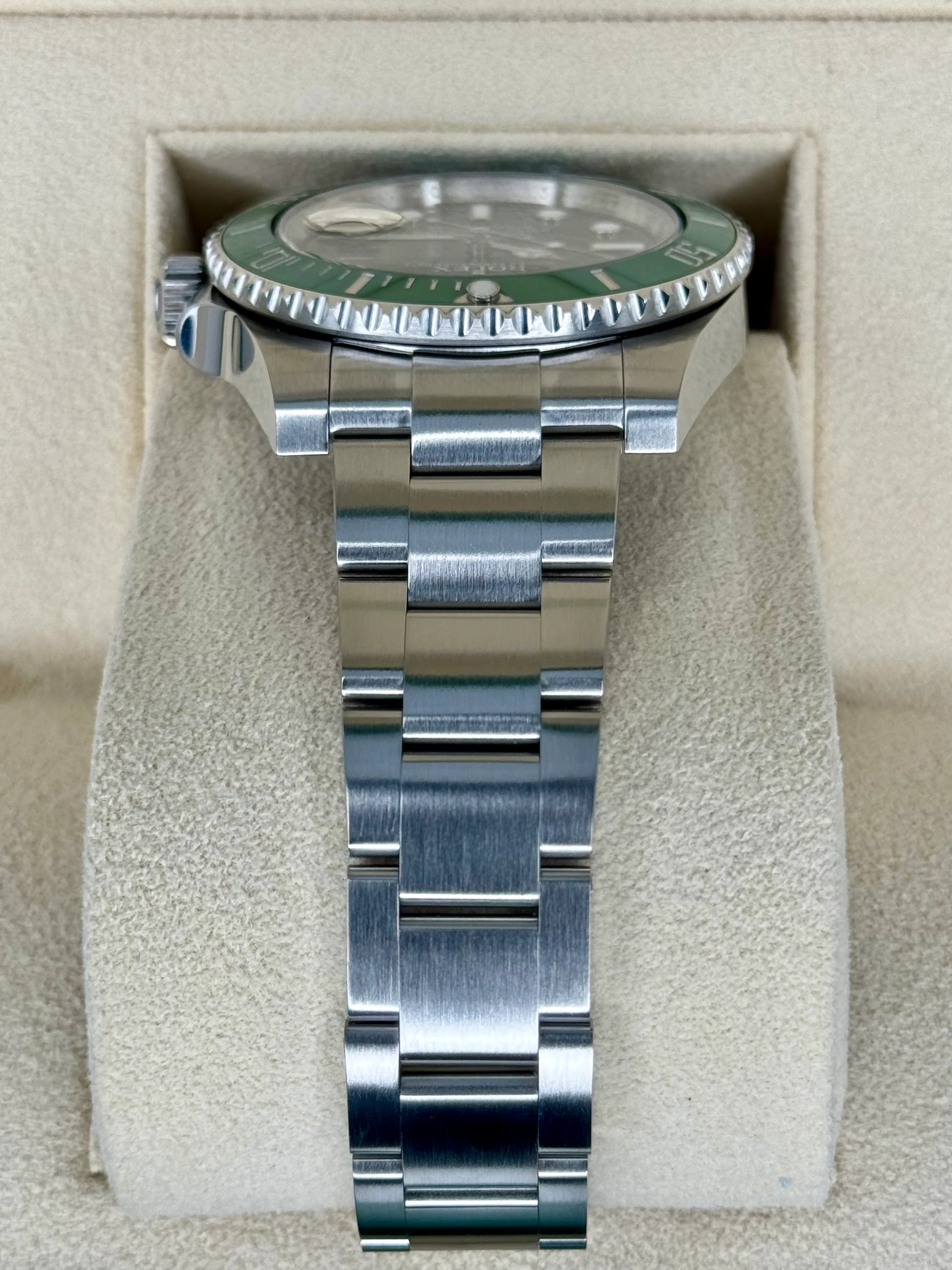 2015 Rolex Submariner "Hulk" 40mm 116610LV Green Dial - Image 4