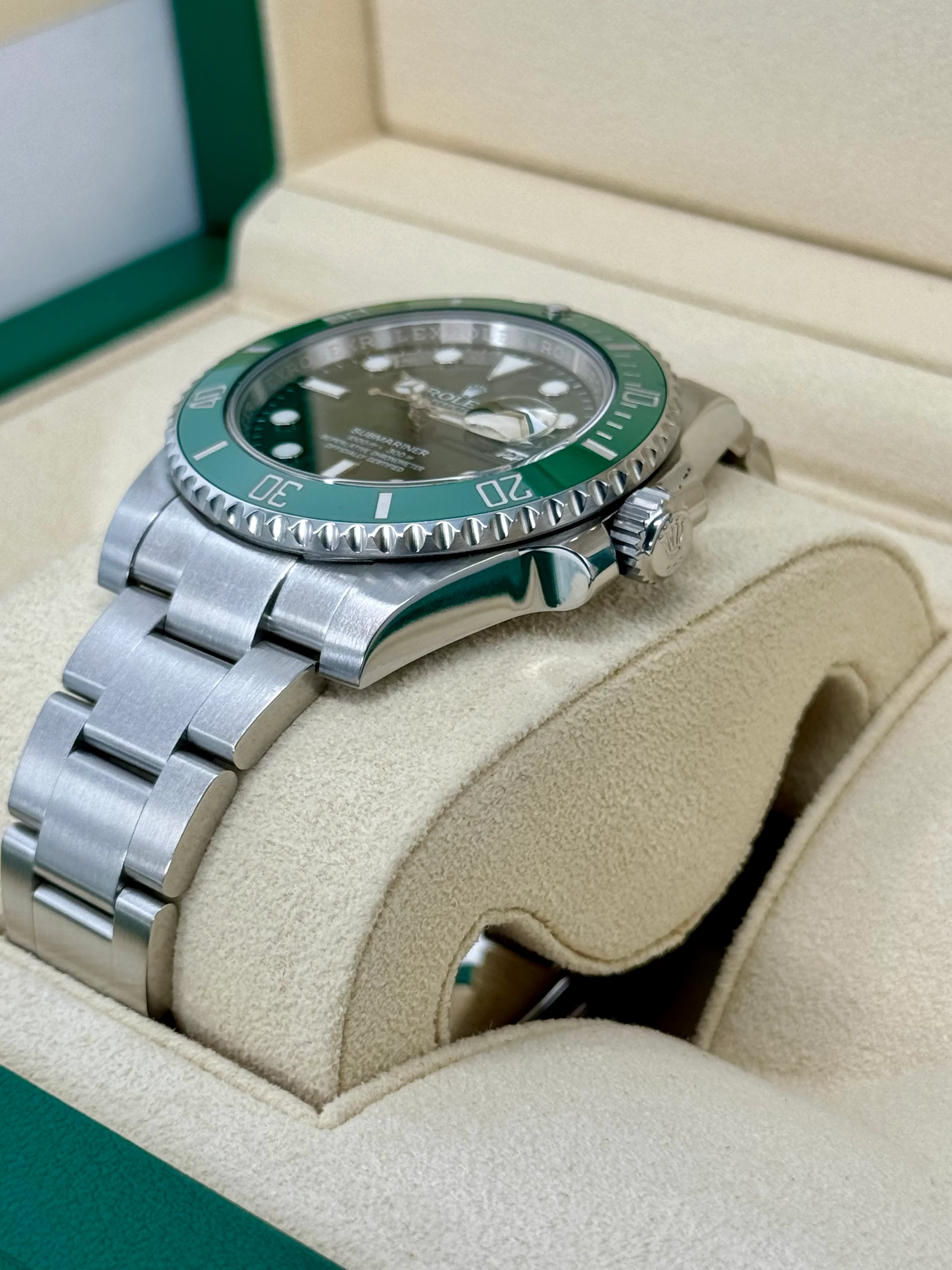 2015 Rolex Submariner "Hulk" 40mm 116610LV Green Dial - Image 5