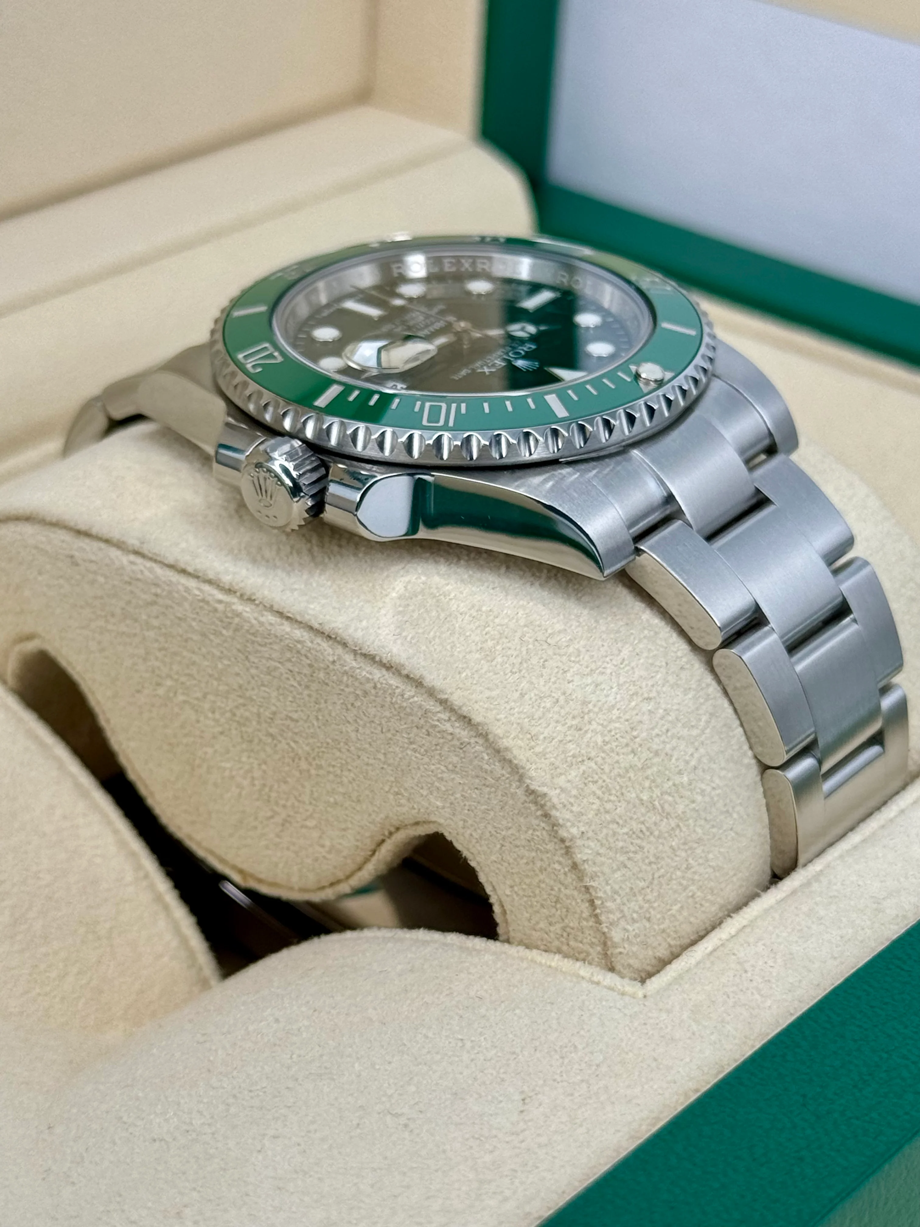 2015 Rolex Submariner "Hulk" 40mm 116610LV Green Dial - Image 8