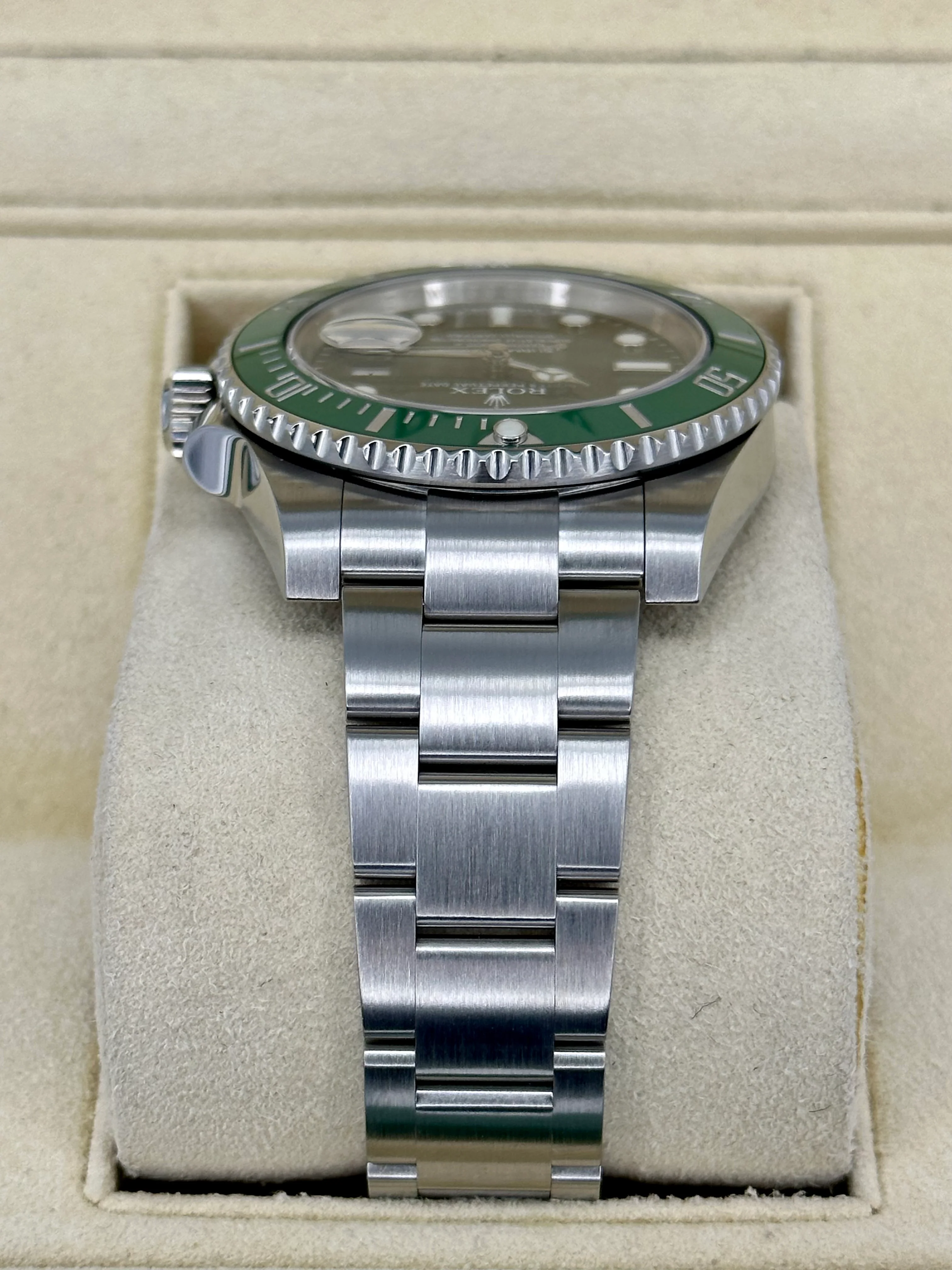 2015 Rolex Submariner "Hulk" 40mm 116610LV Green Dial - Image 4