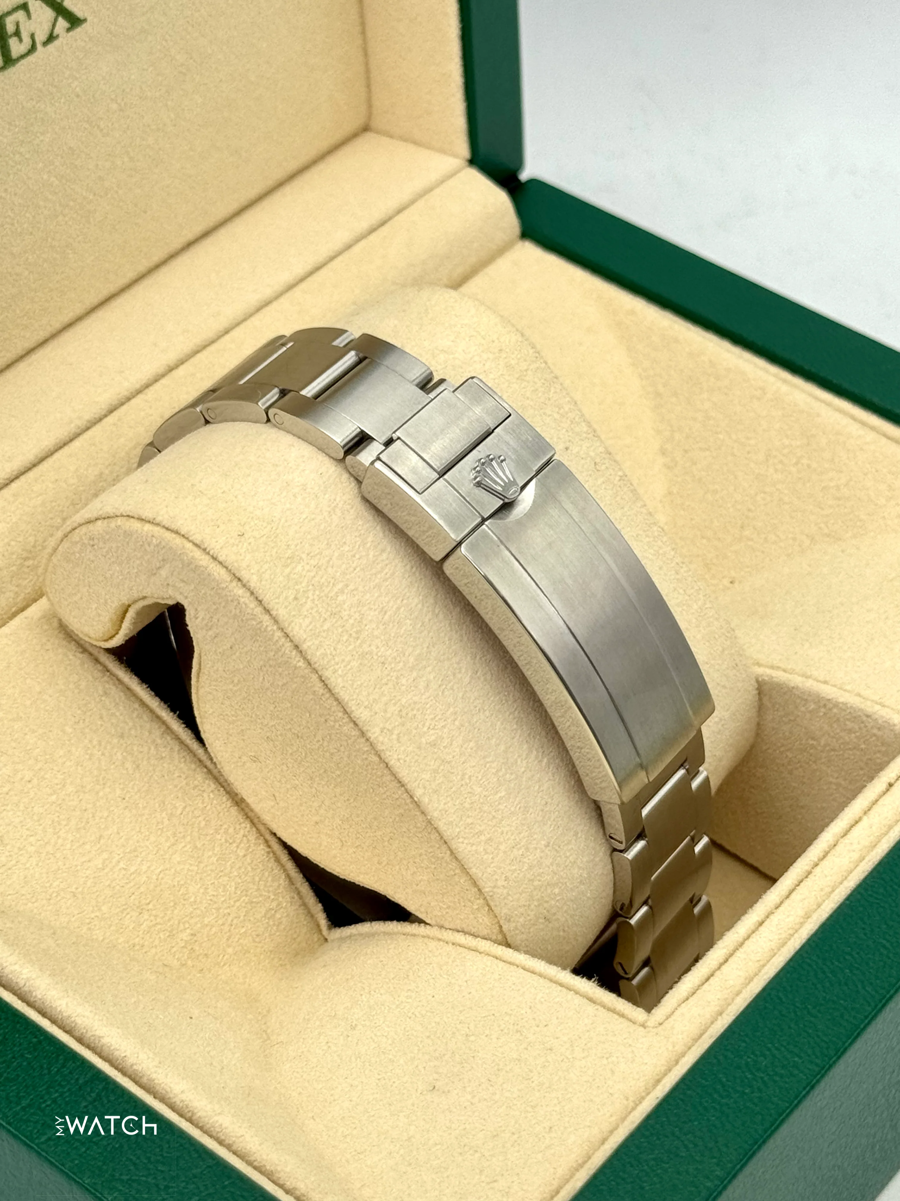 2015 Rolex Submariner “Hulk” 40mm 116610LV Green Dial - Image 2