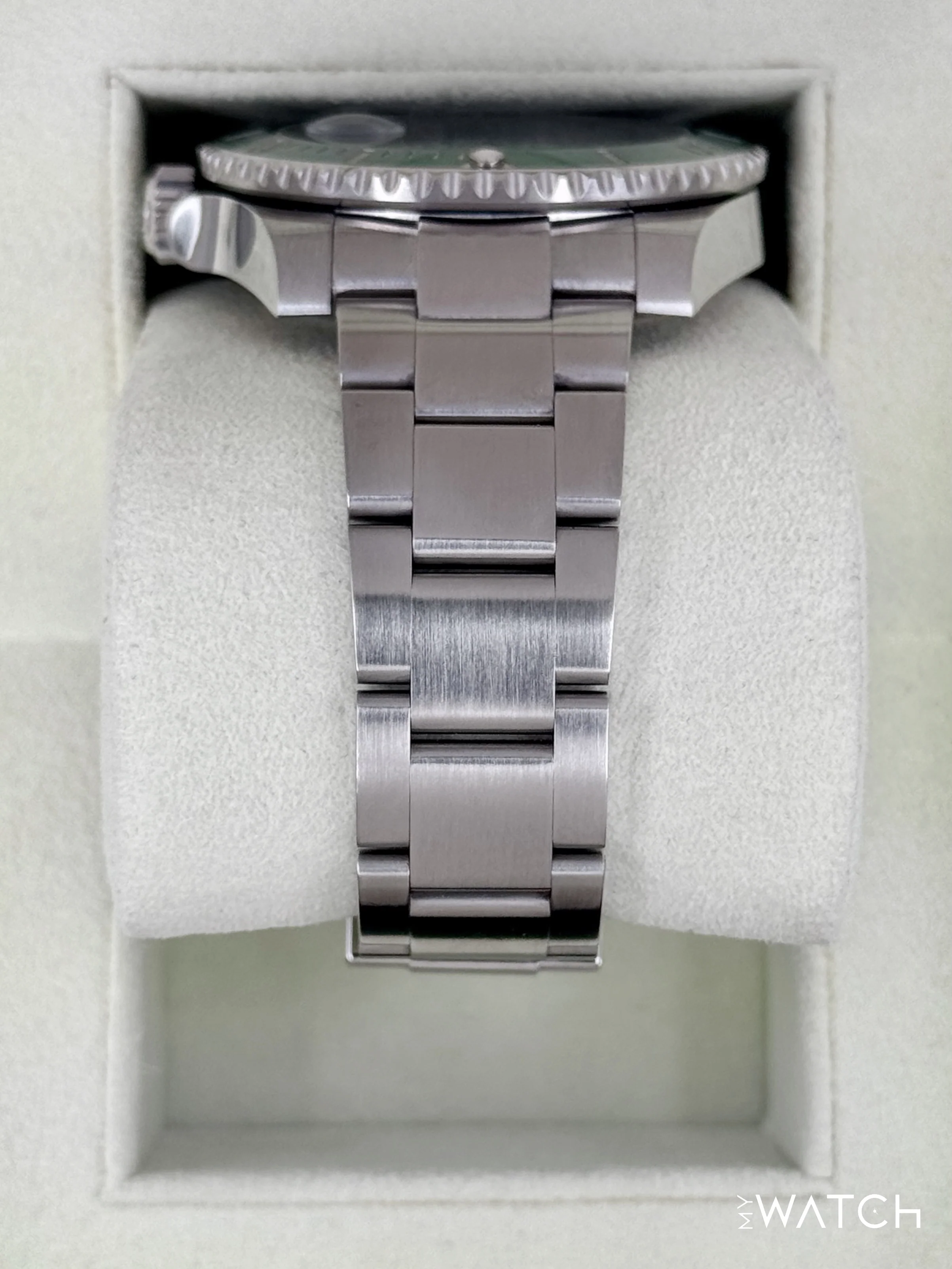 2015 Rolex Submariner “Hulk” 40mm 116610LV Green Dial - Image 4