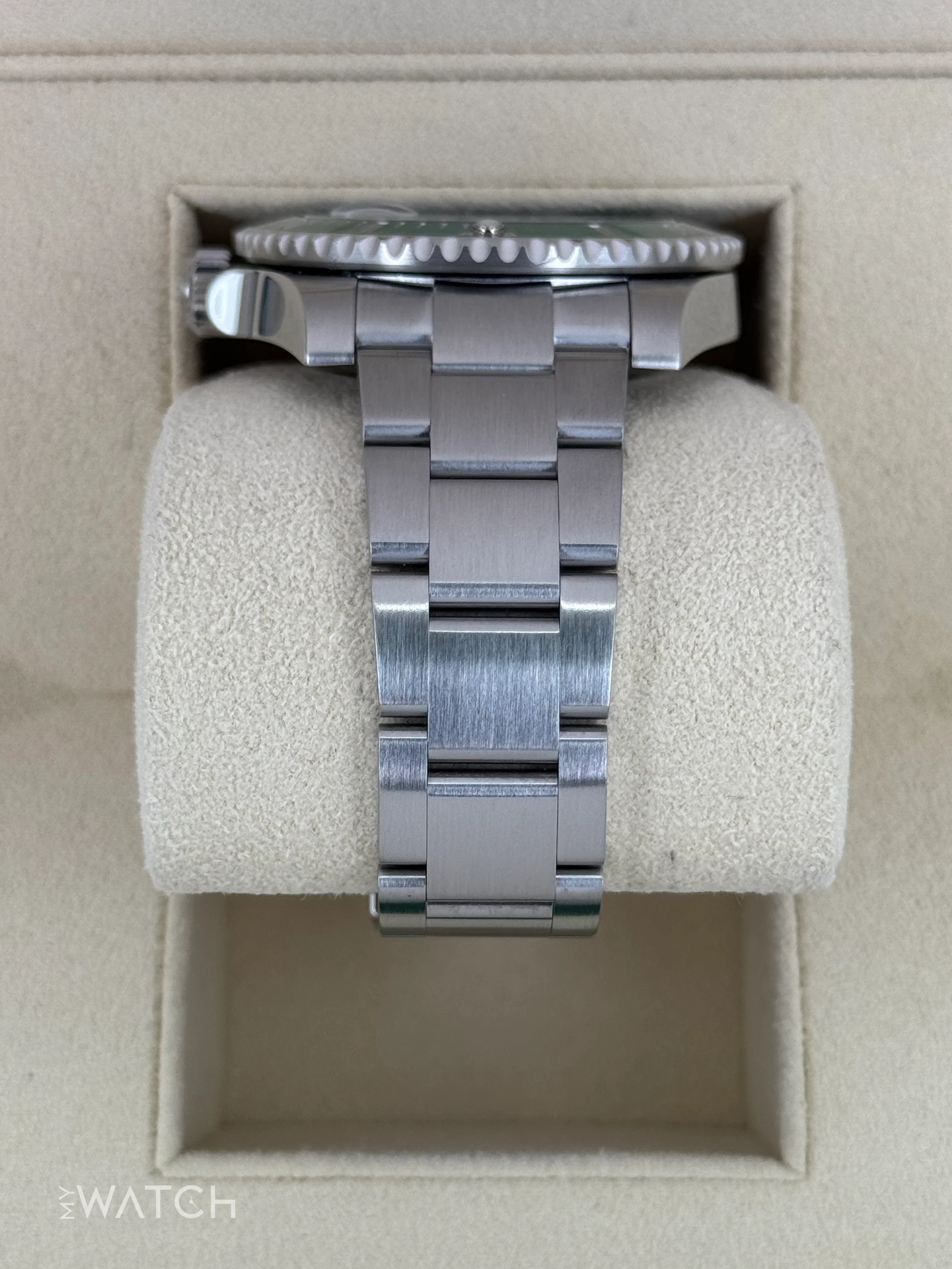 2015 Rolex Submariner “Hulk” 40mm 116610LV Green Dial - Image 4