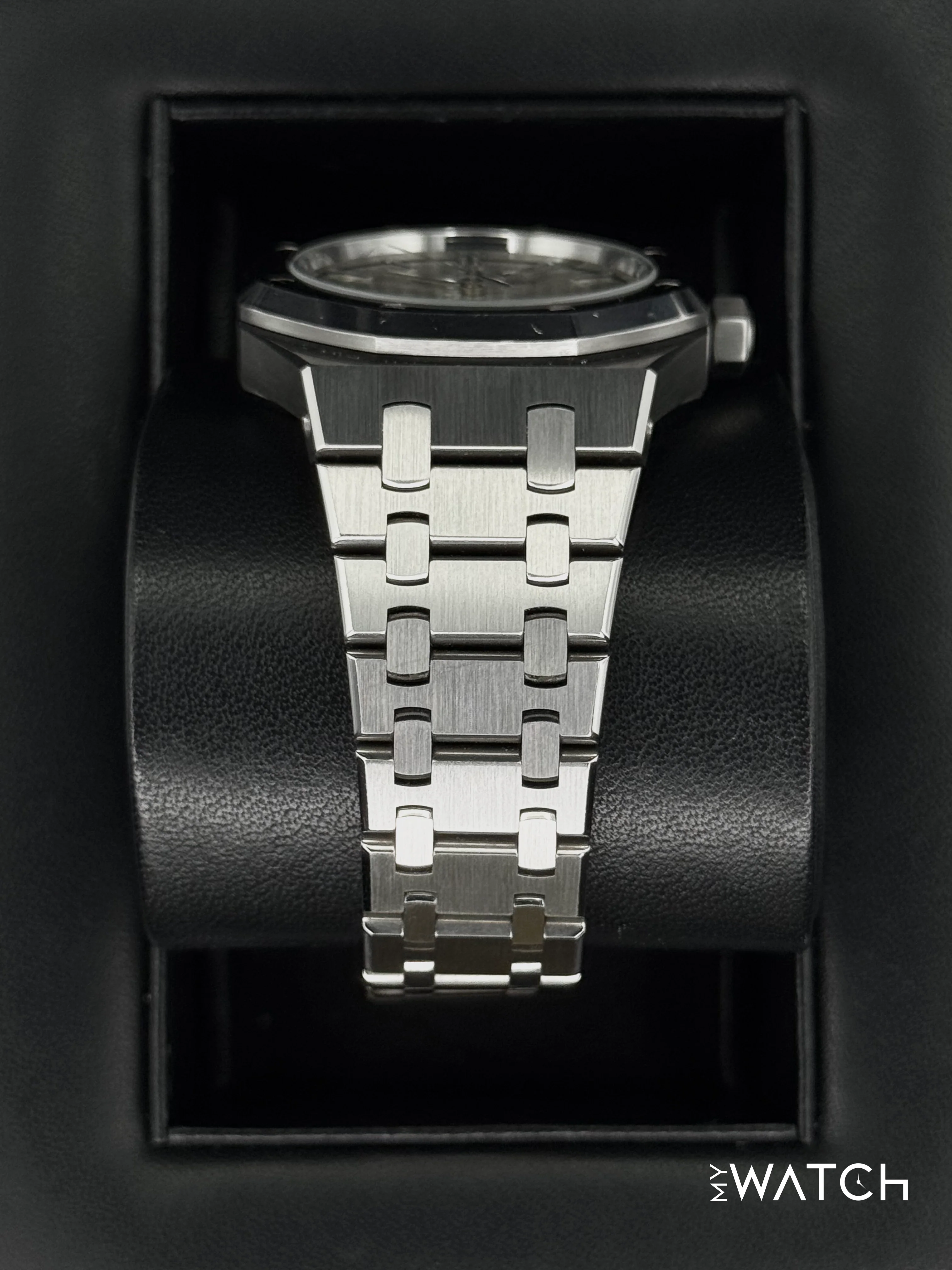 2016 Audemars Piguet  Royal Oak  37mm 15450ST Stainless Steel White Dial - Image 3