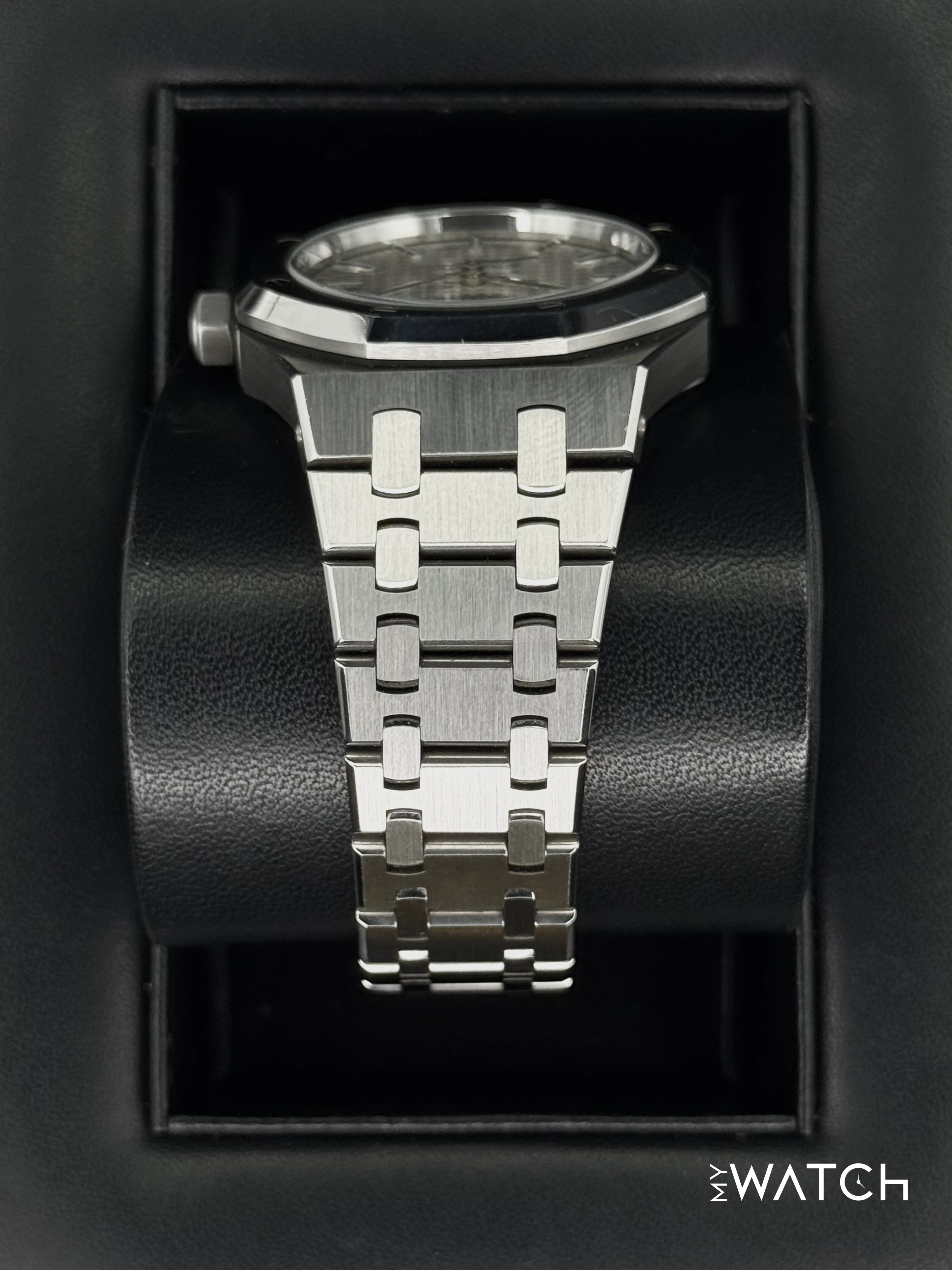 2016 Audemars Piguet  Royal Oak  37mm 15450ST Stainless Steel White Dial - Image 4