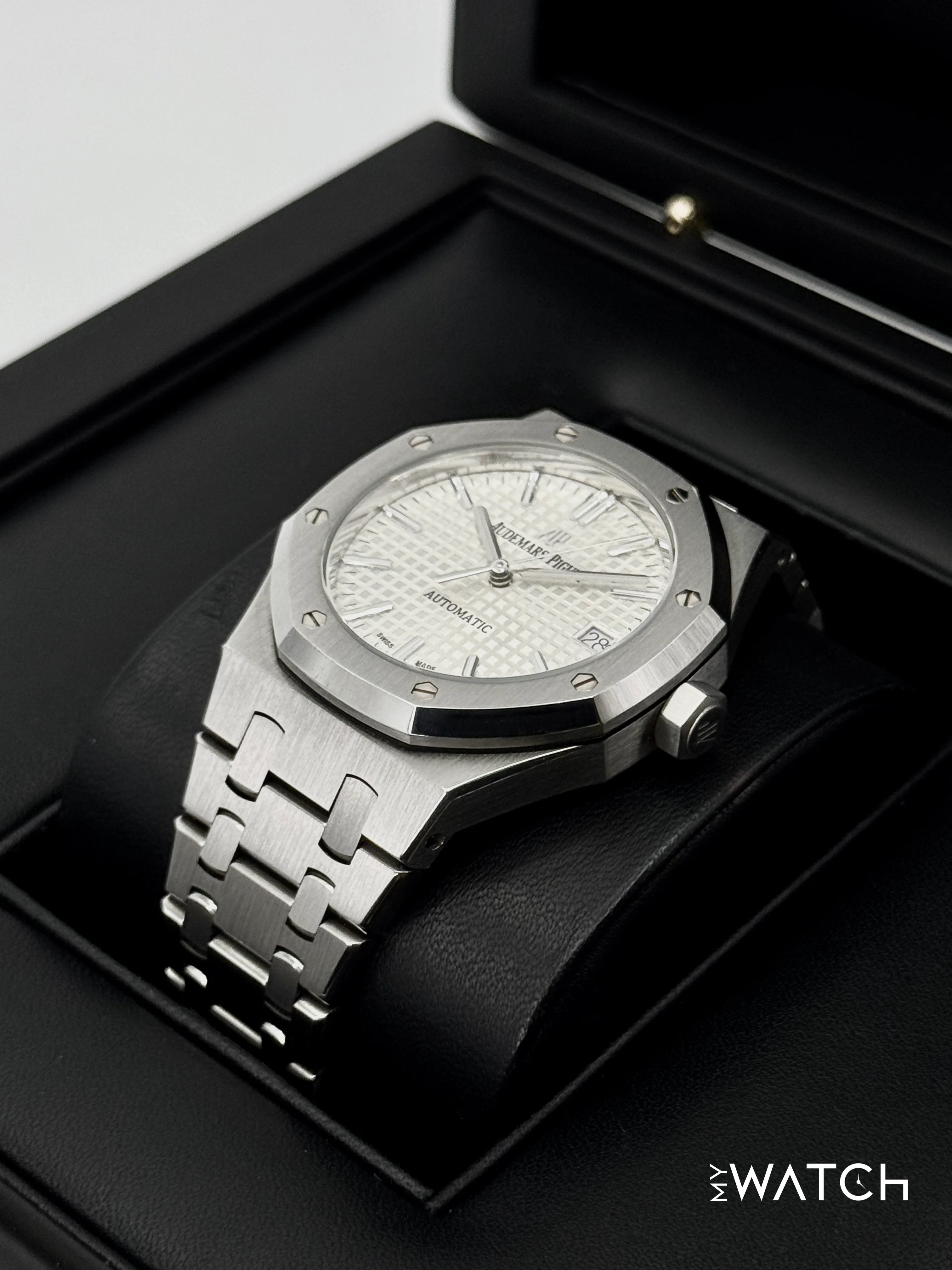 2016 Audemars Piguet  Royal Oak  37mm 15450ST Stainless Steel White Dial - Image 5