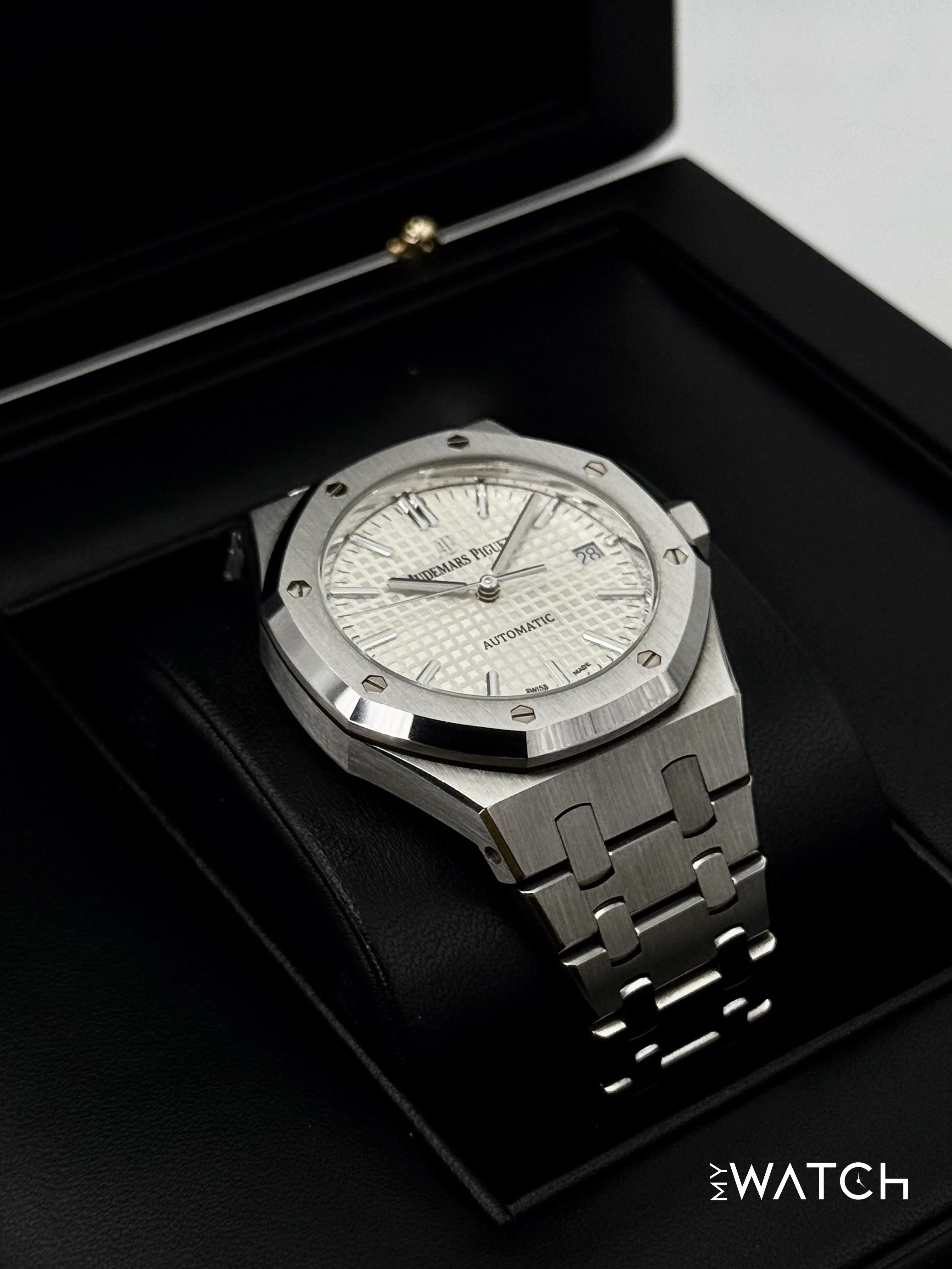 2016 Audemars Piguet  Royal Oak  37mm 15450ST Stainless Steel White Dial - Image 6