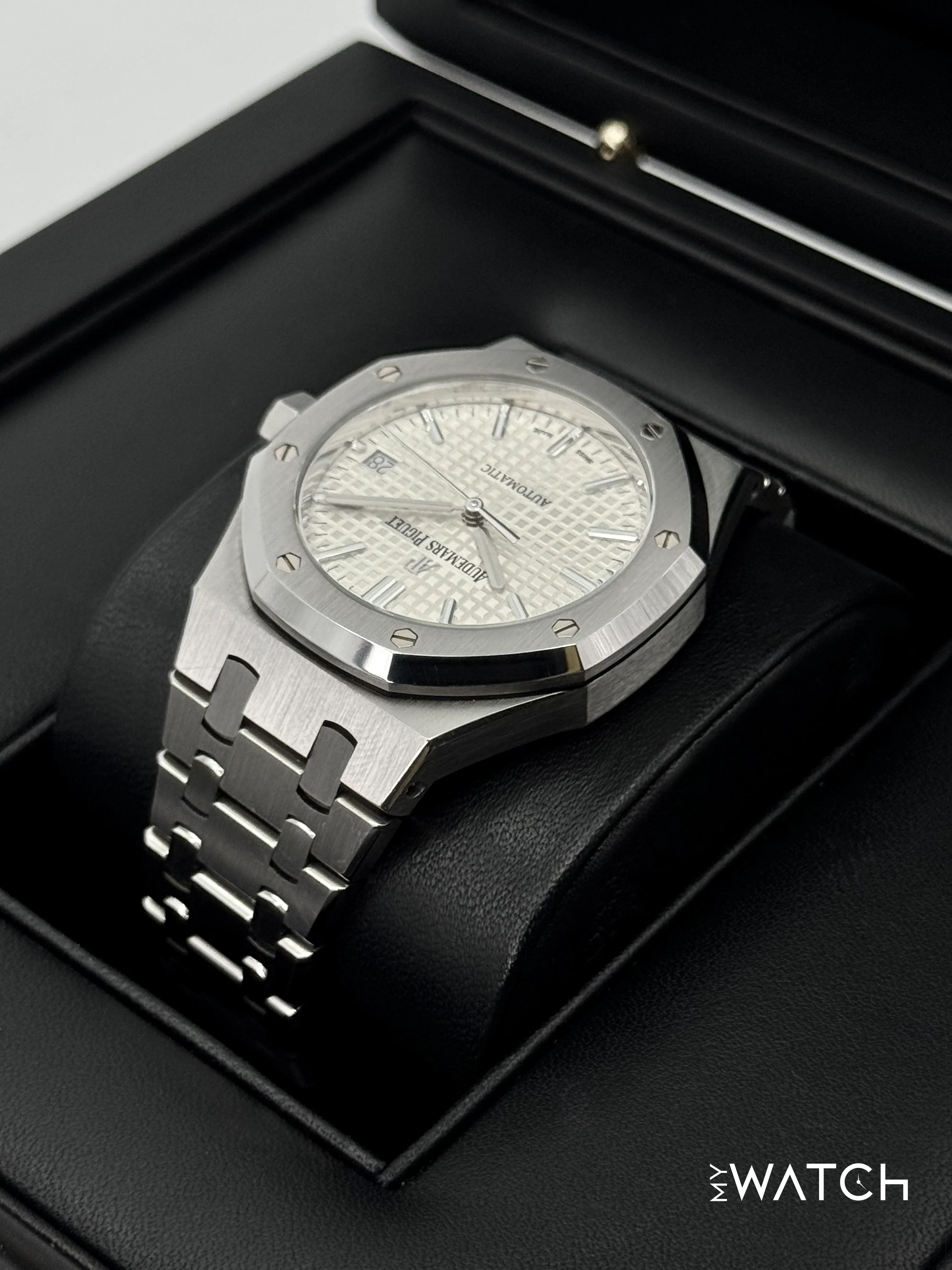 2016 Audemars Piguet  Royal Oak  37mm 15450ST Stainless Steel White Dial - Image 7