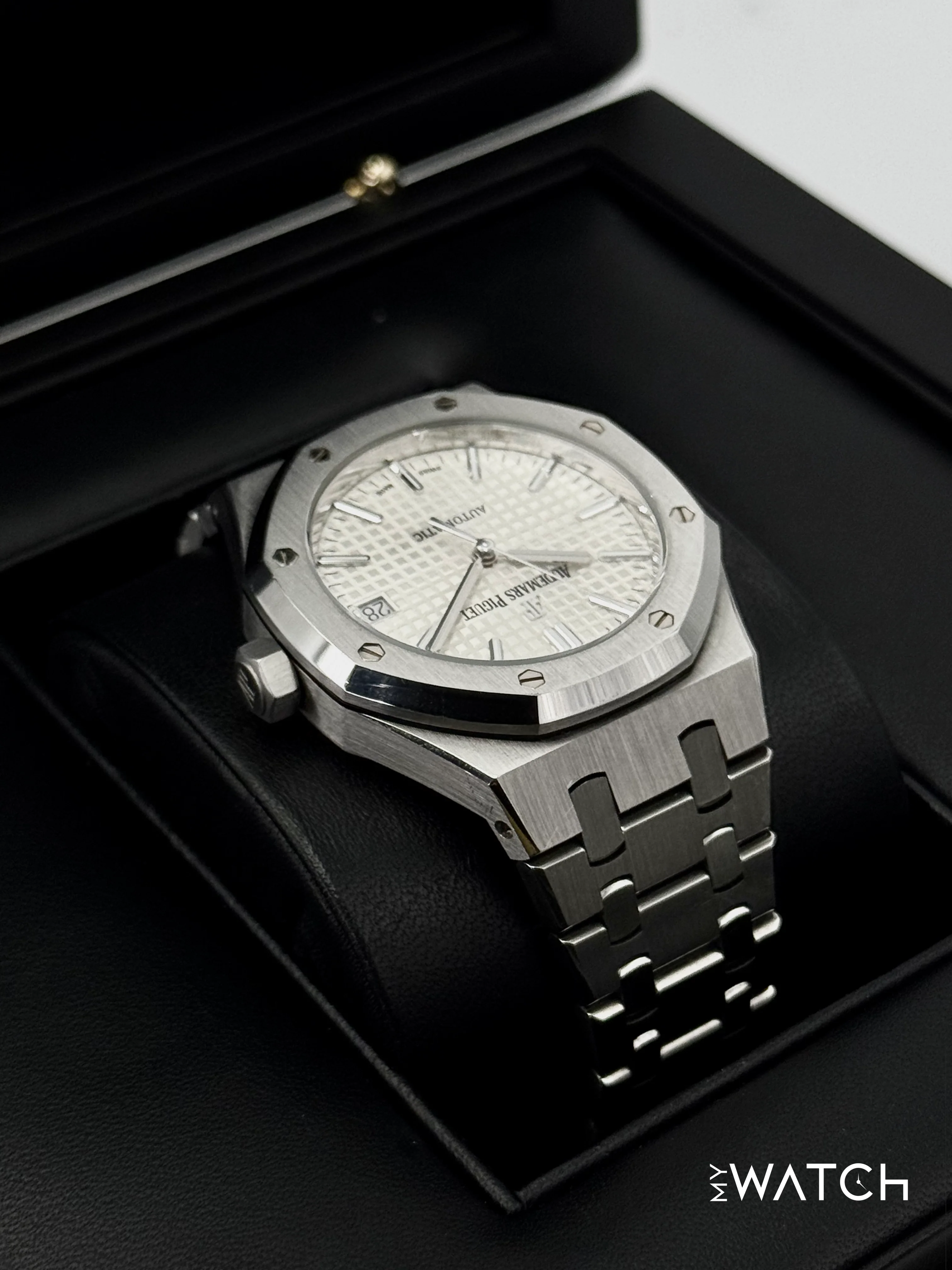 2016 Audemars Piguet  Royal Oak  37mm 15450ST Stainless Steel White Dial - Image 8