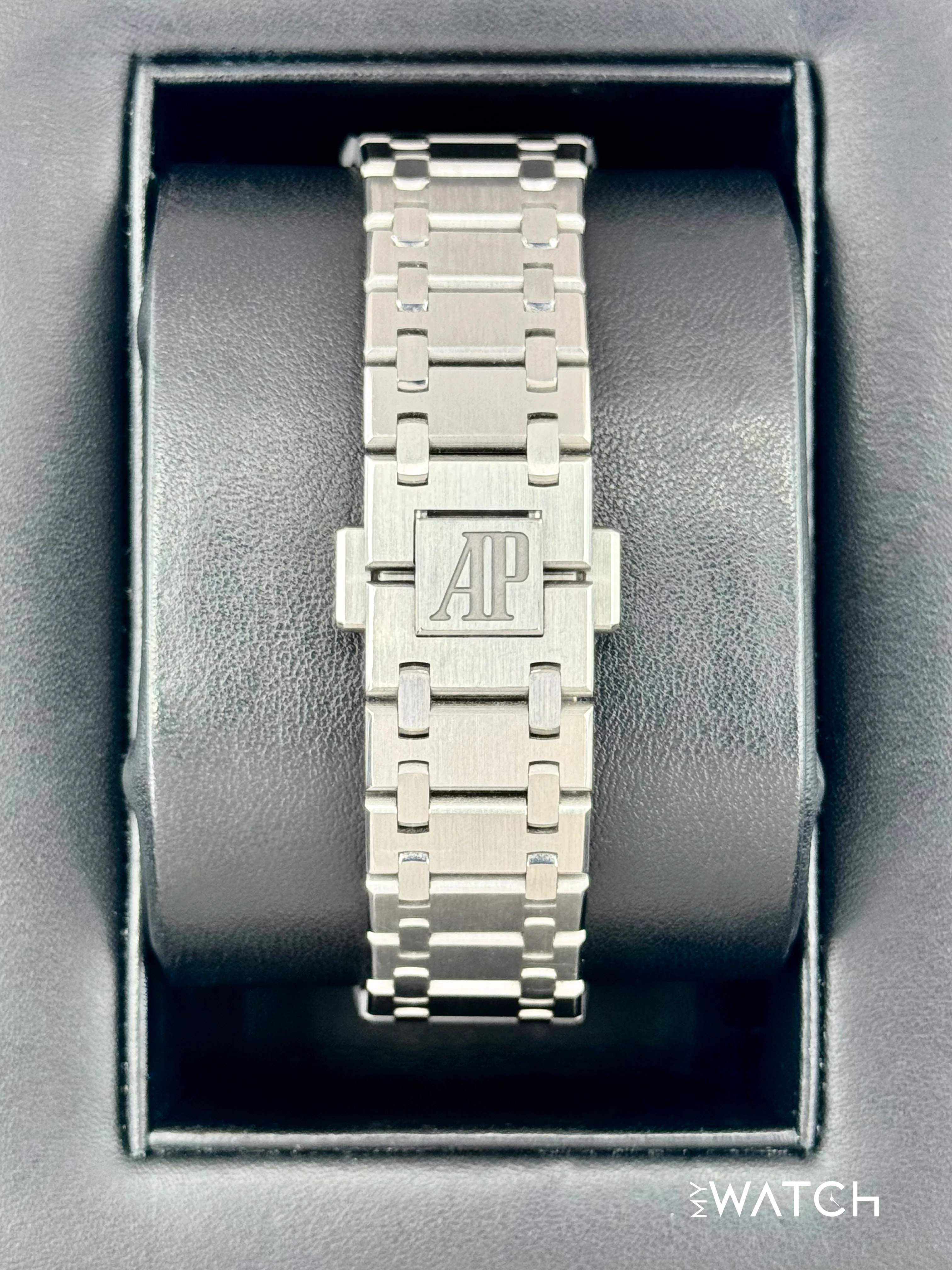 2016 Audemars Piguet  Royal Oak  39mm 15202ST Stainless Steel Blue Dial - Image 2