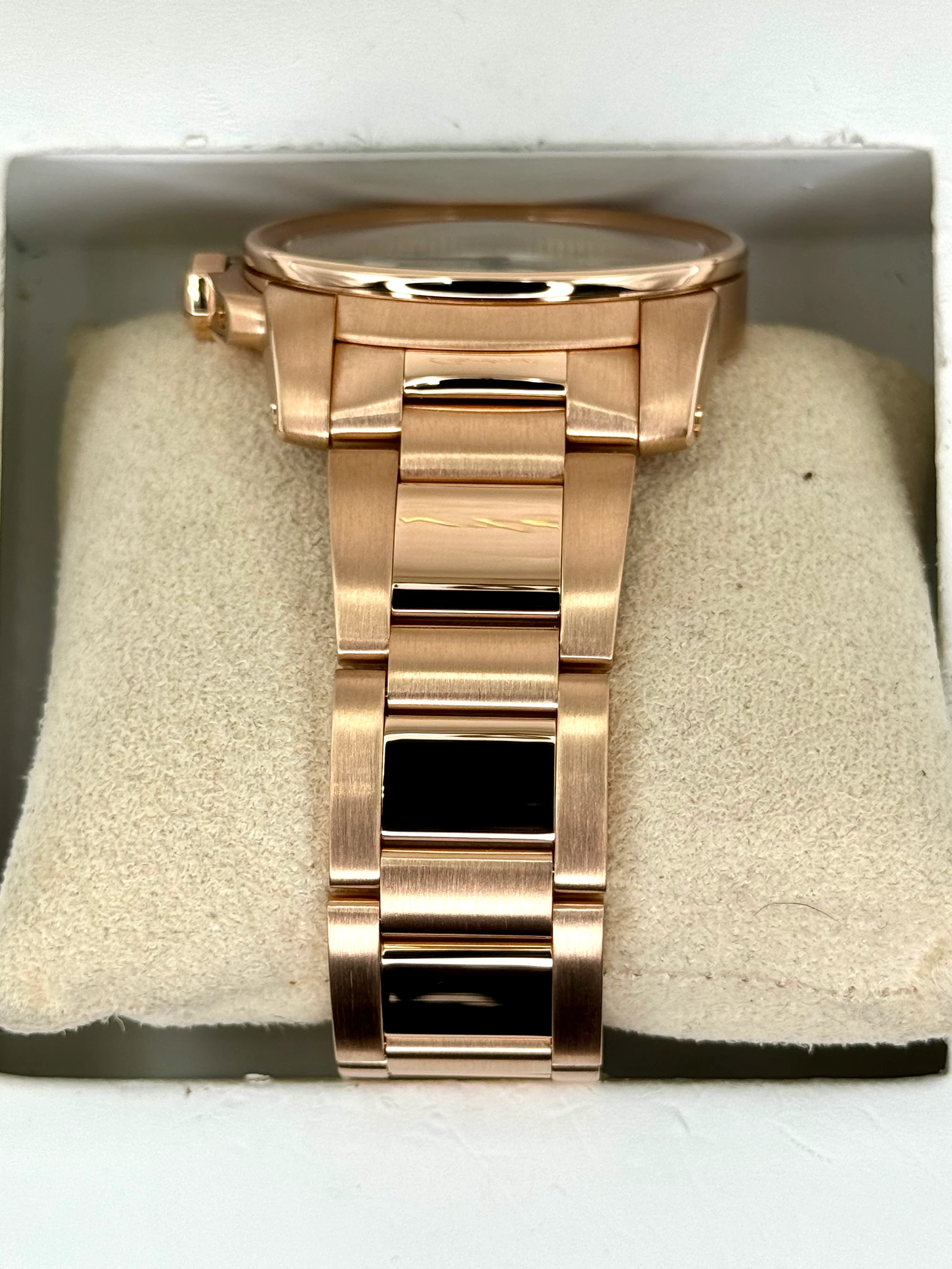 2016 Cartier Calibre de Cartier 42mm W7100018 Rose Gold White Dial - Image 4