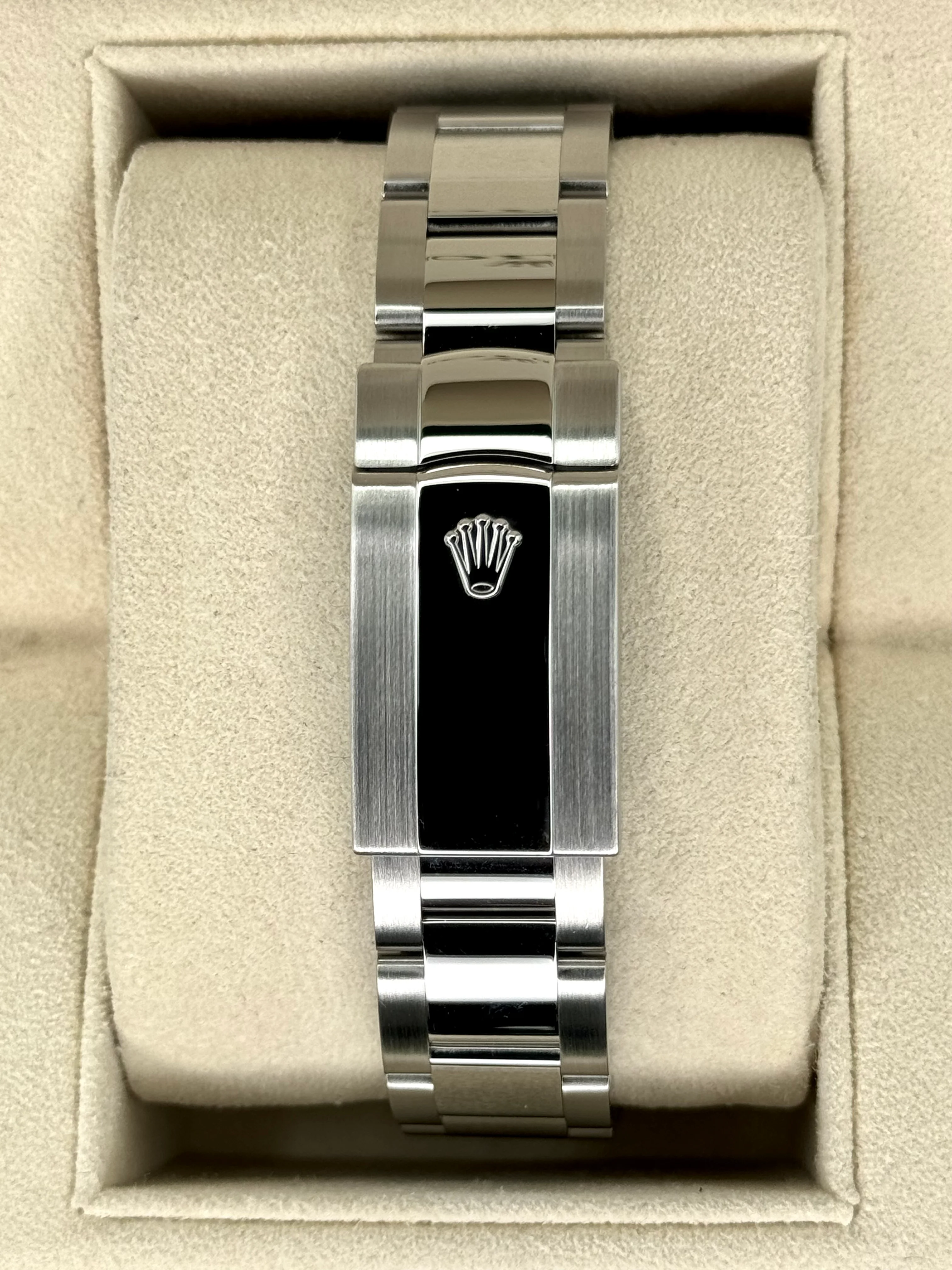 2016 Rolex Datejust 36mm 116200 Stainless Steel Oyster Silver Dial - Image 2