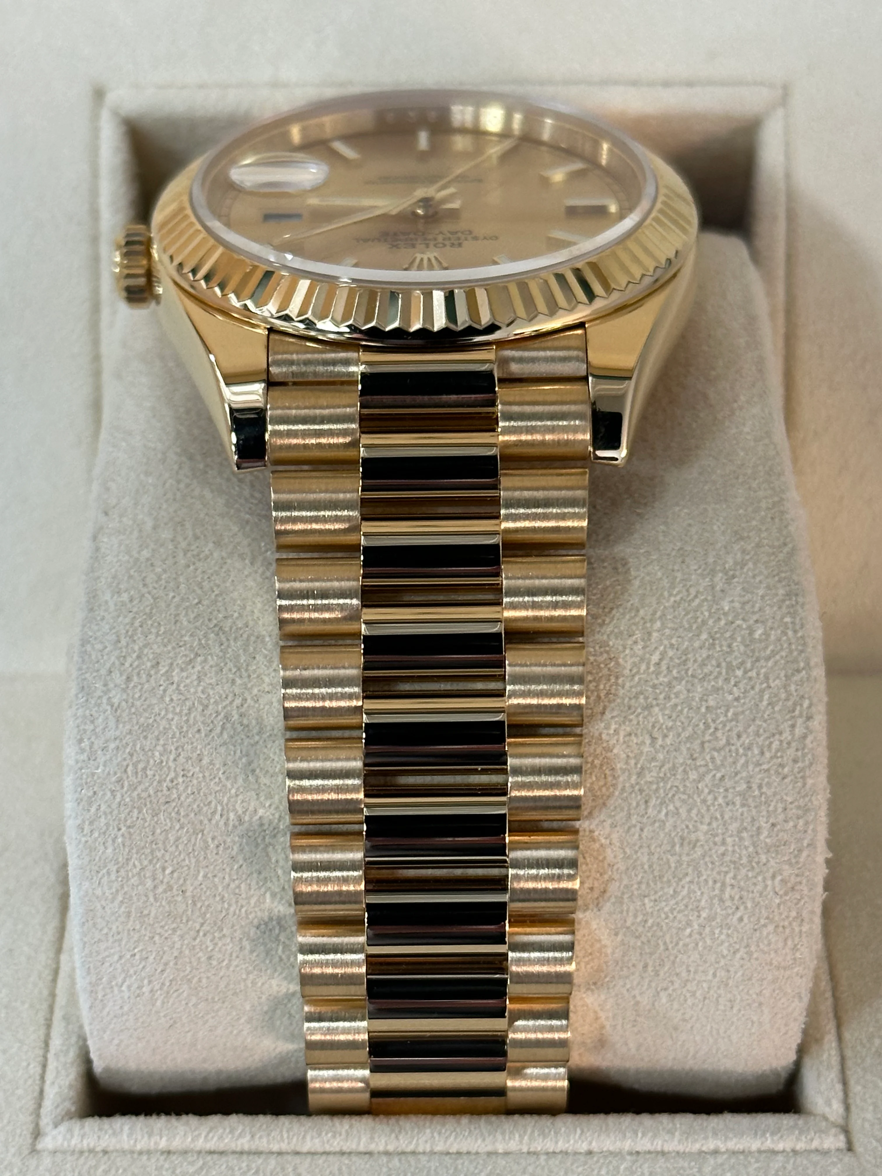 2016 Rolex Day-Date 40mm 228238 Presidential Champagne Dial - Image 3