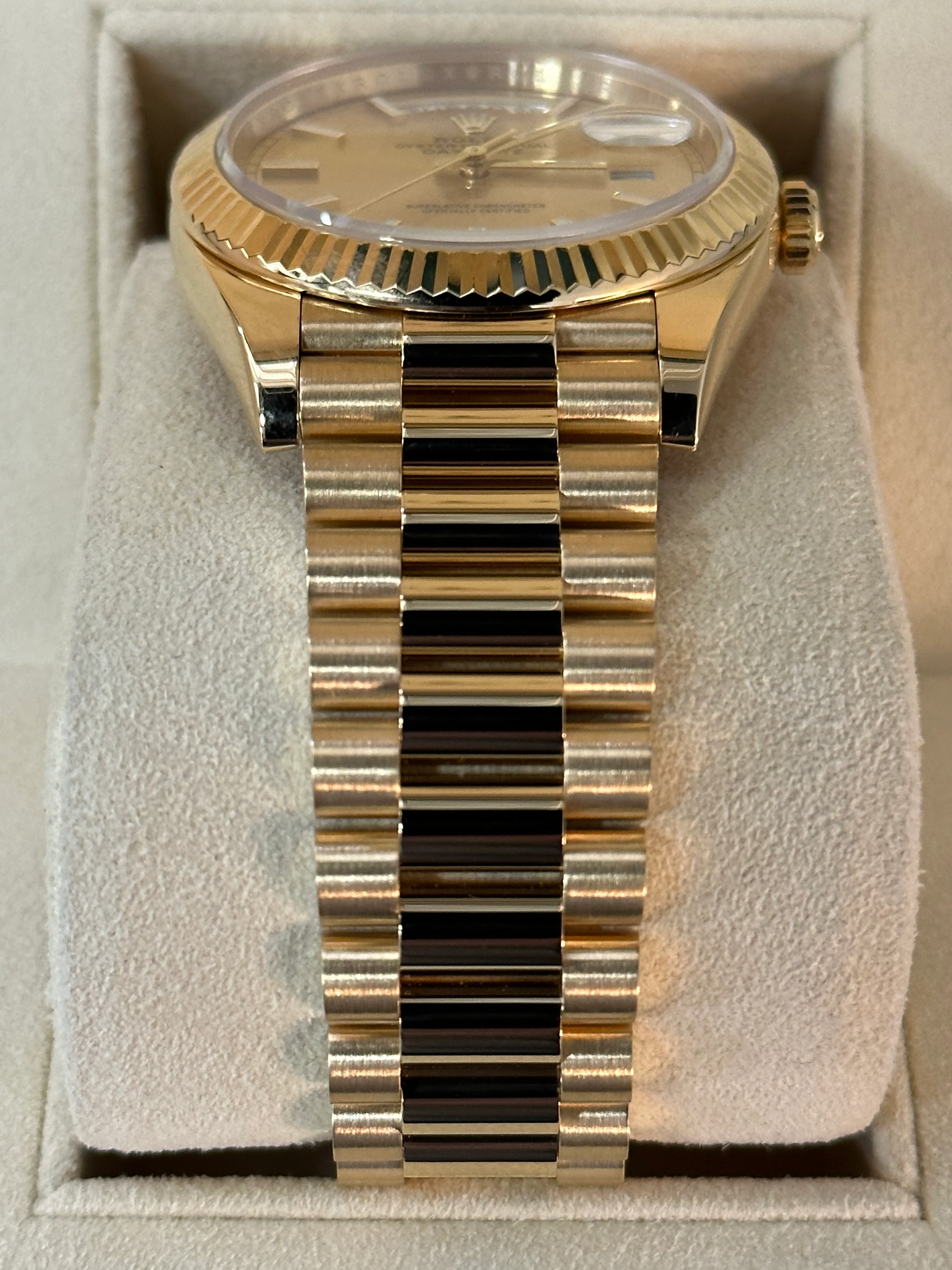 2016 Rolex Day-Date 40mm 228238 Presidential Champagne Dial - Image 4