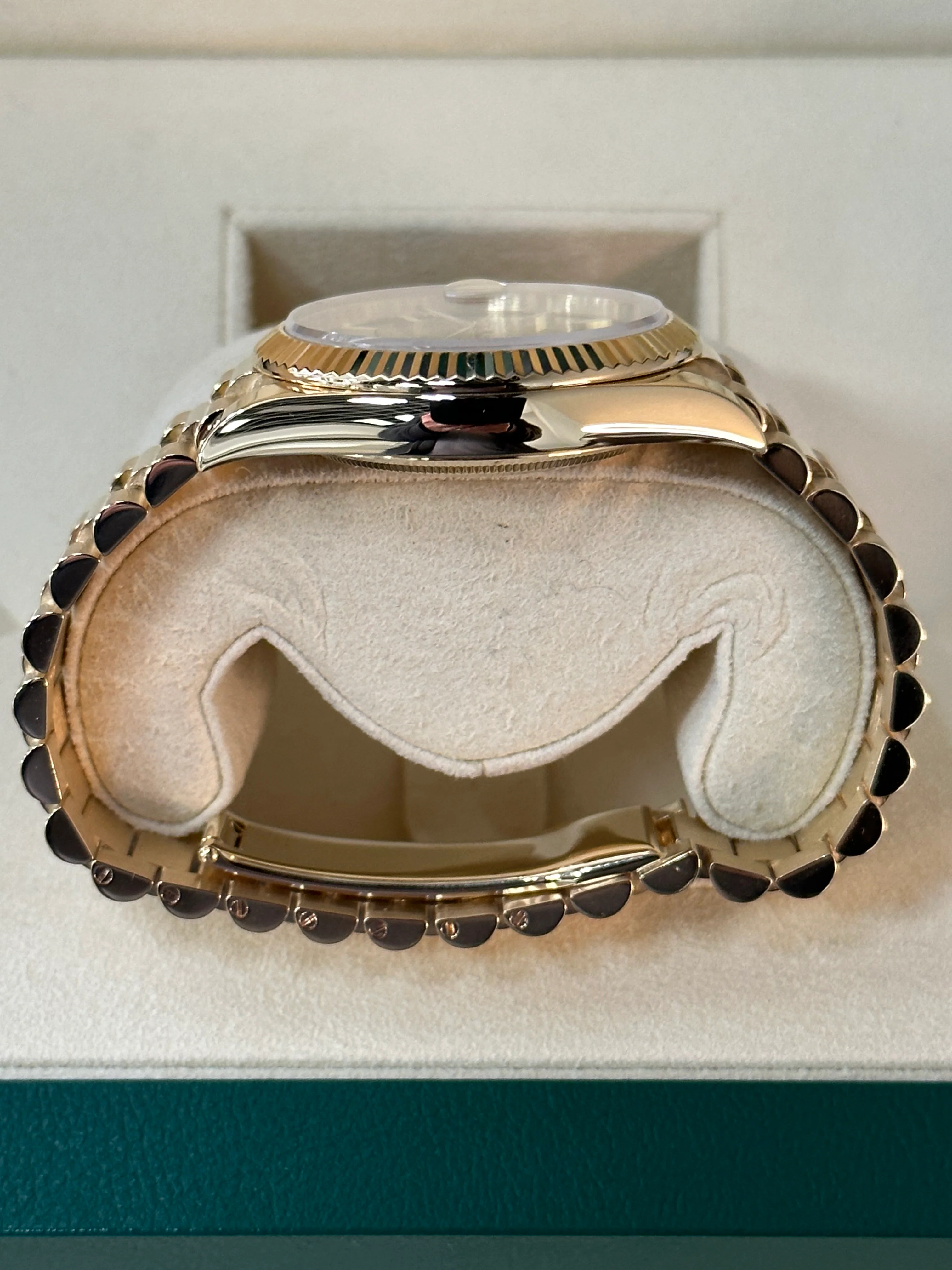 2016 Rolex Day-Date 40mm 228238 Presidential Champagne Dial - Image 5