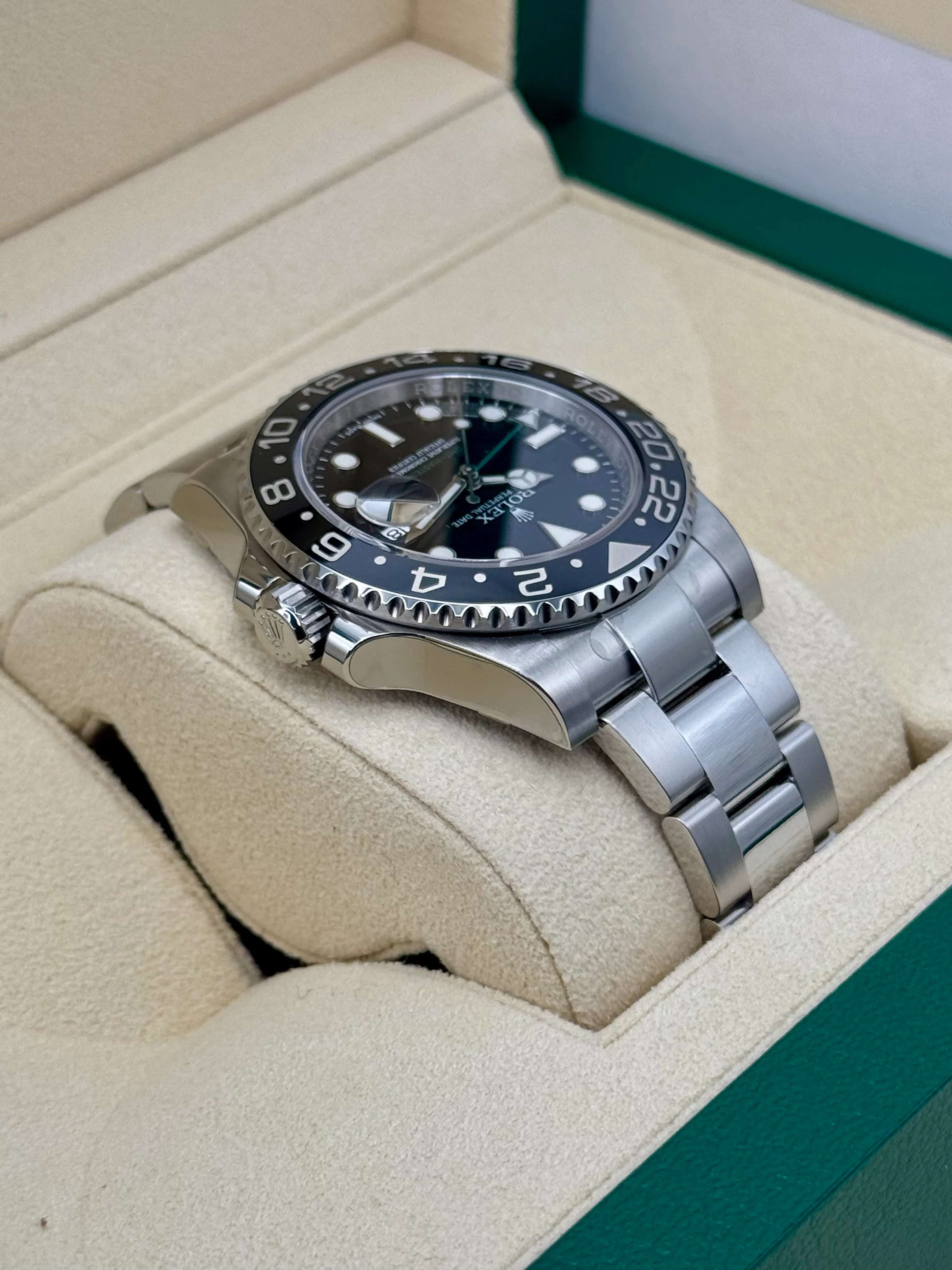 NEW OLD STOCK 2016 Rolex GMT-Master II 40mm 116710LN Black Dial - Image 8