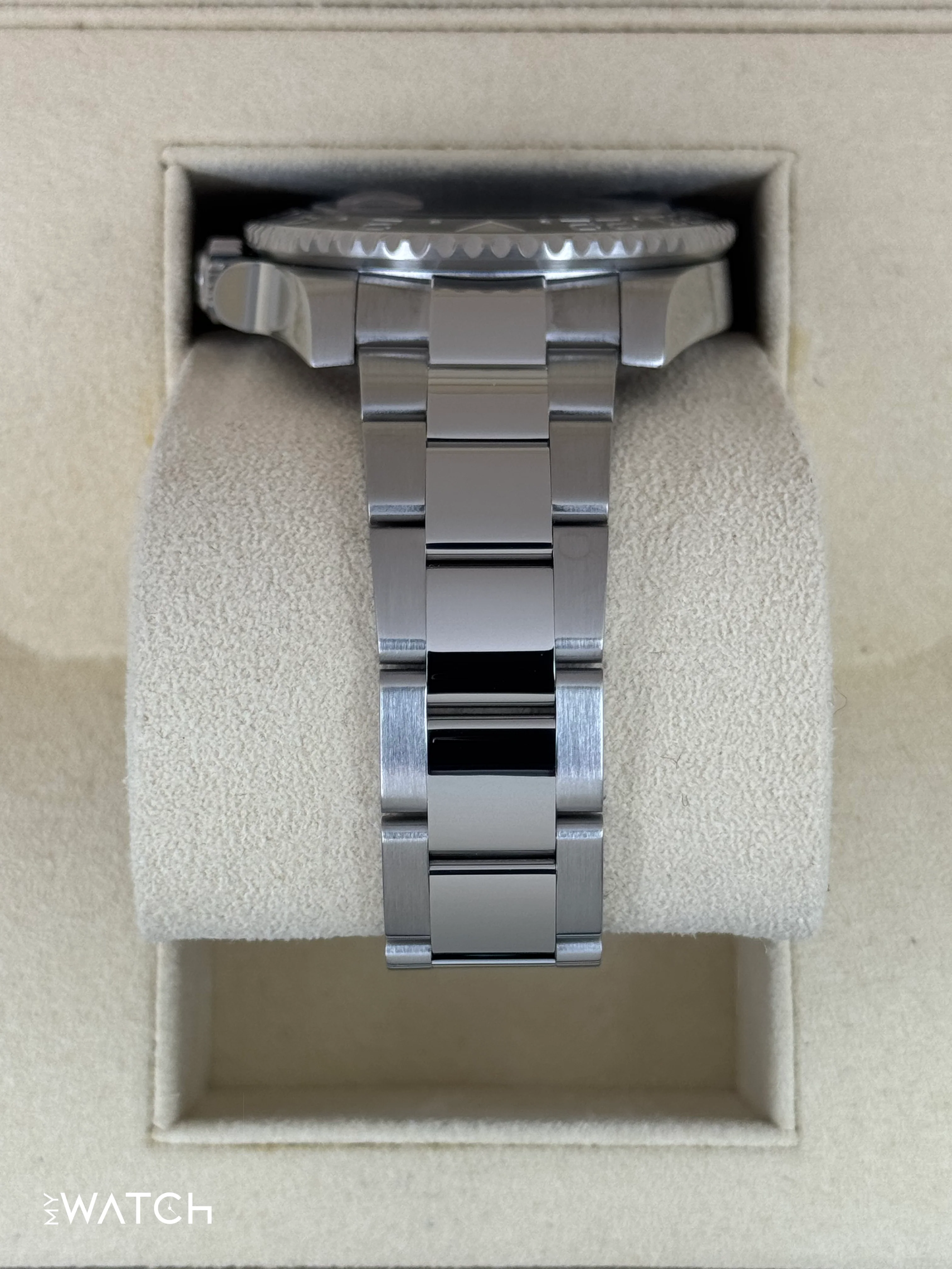 2016 Rolex GMT-Master II "Batman" 40mm 116710BLNR Oyster - Image 4