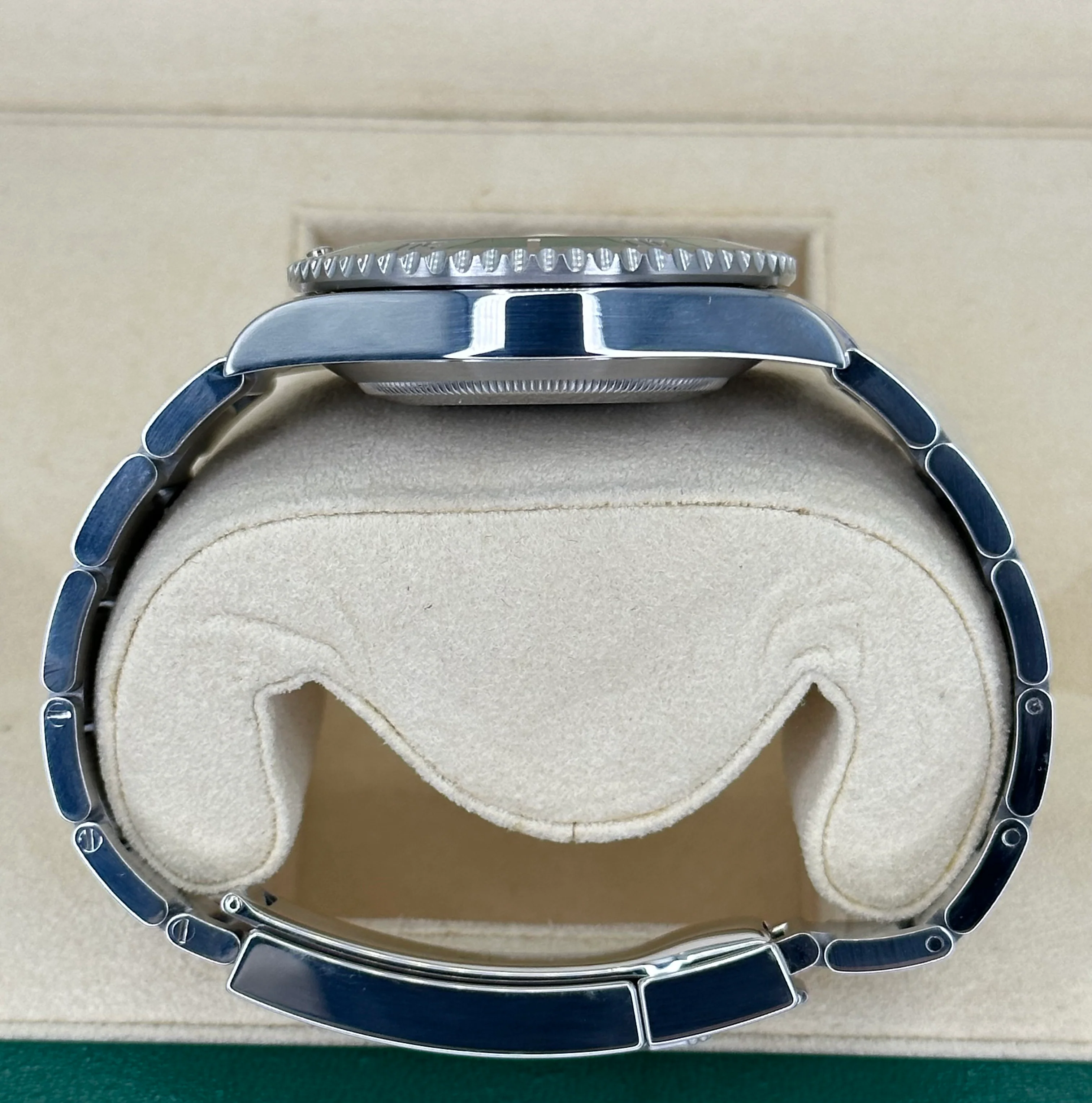 2016 Rolex Submariner "Hulk" 40mm 116610LV Green Dial - Image 10