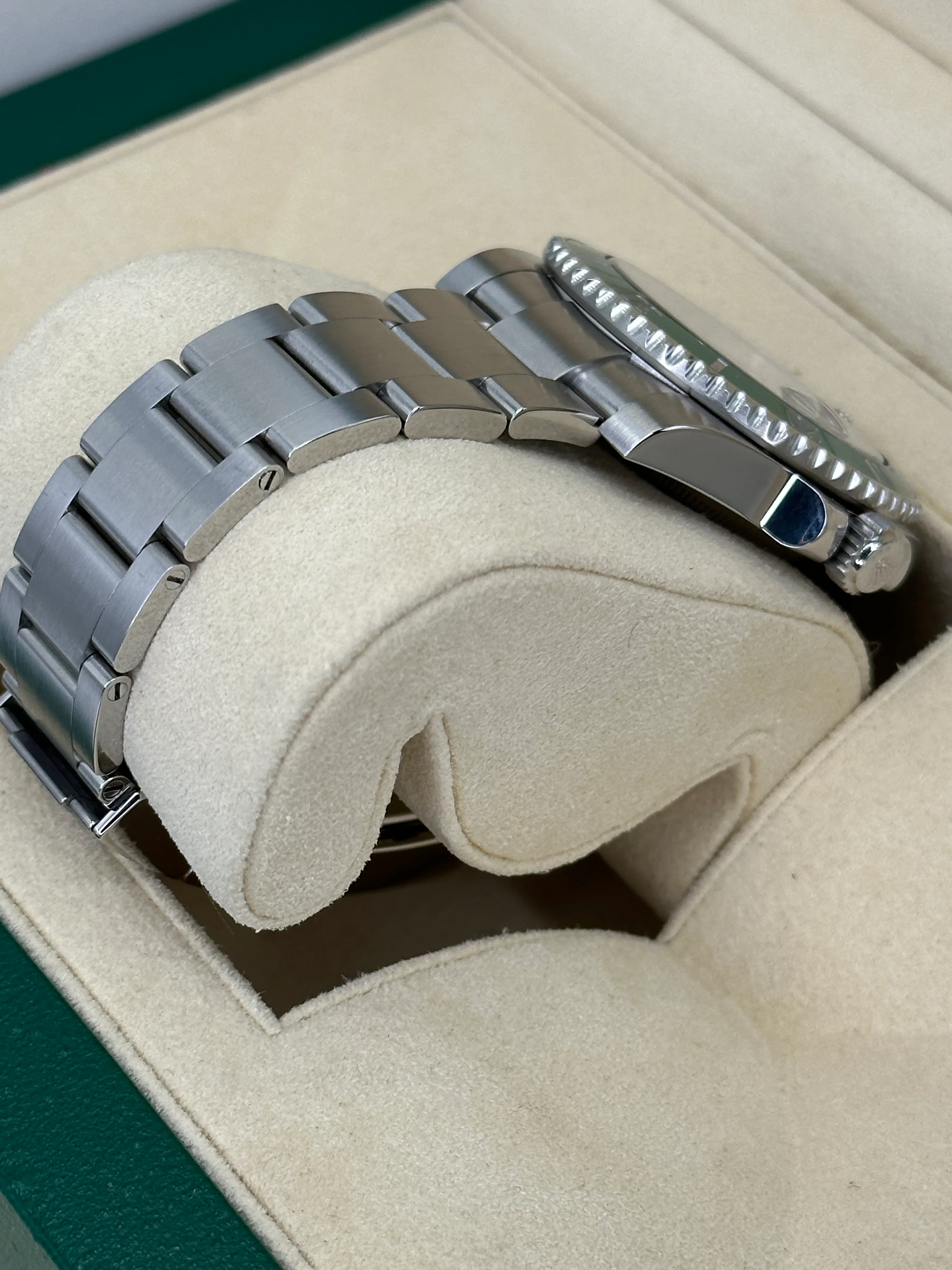 2016 Rolex Submariner "Hulk" 40mm 116610LV Green Dial - Image 5