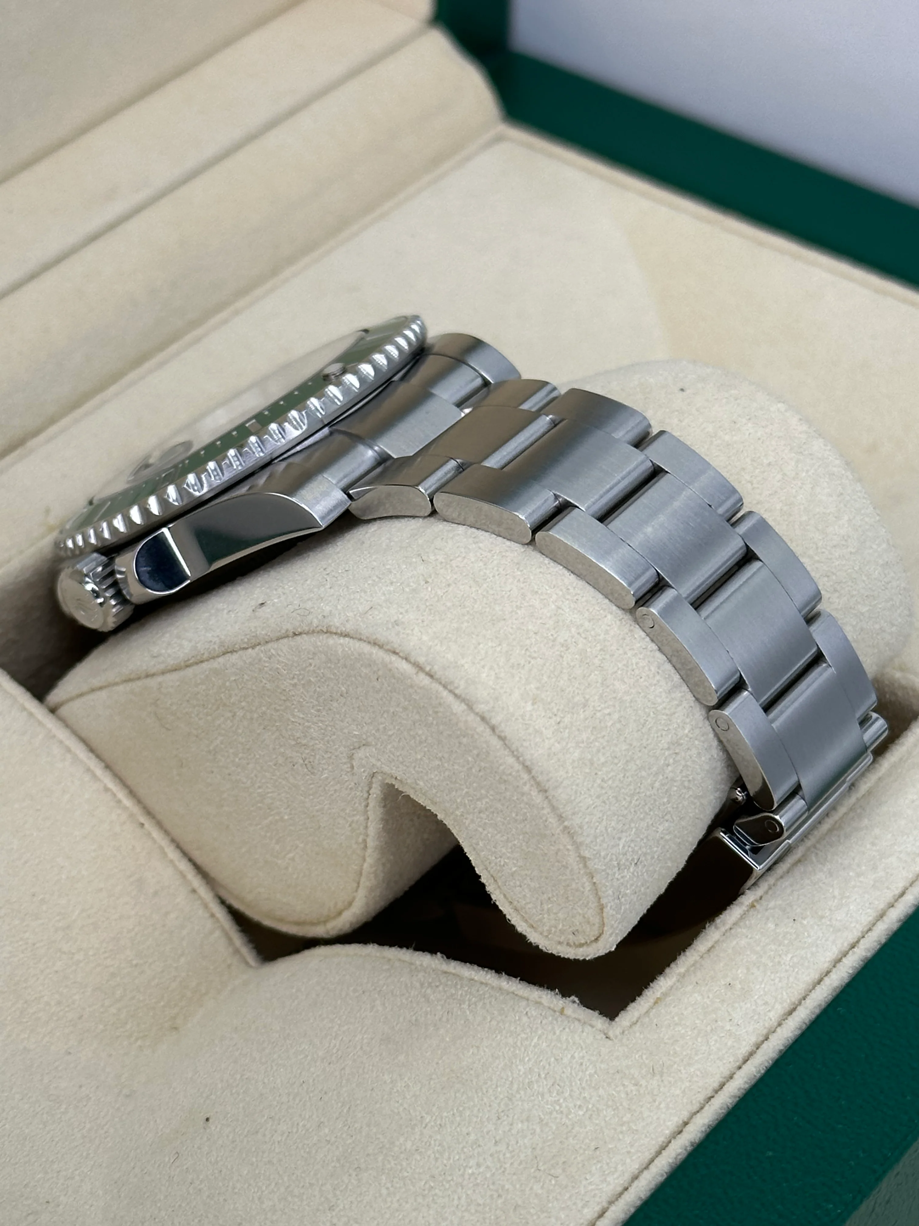 2016 Rolex Submariner "Hulk" 40mm 116610LV Green Dial - Image 8