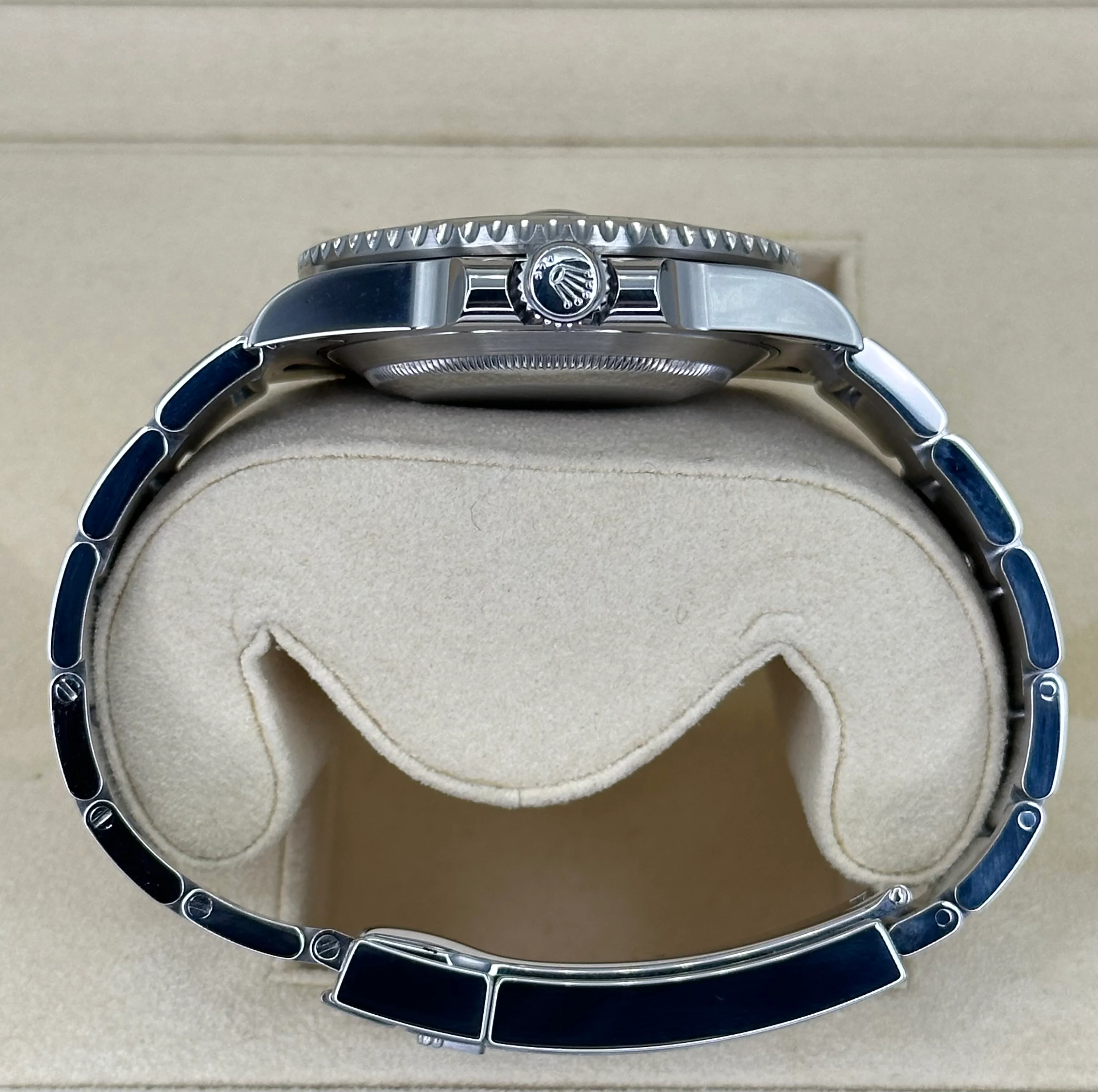 2016 Rolex Submariner "Hulk" 40mm 116610LV Green Dial - Image 9
