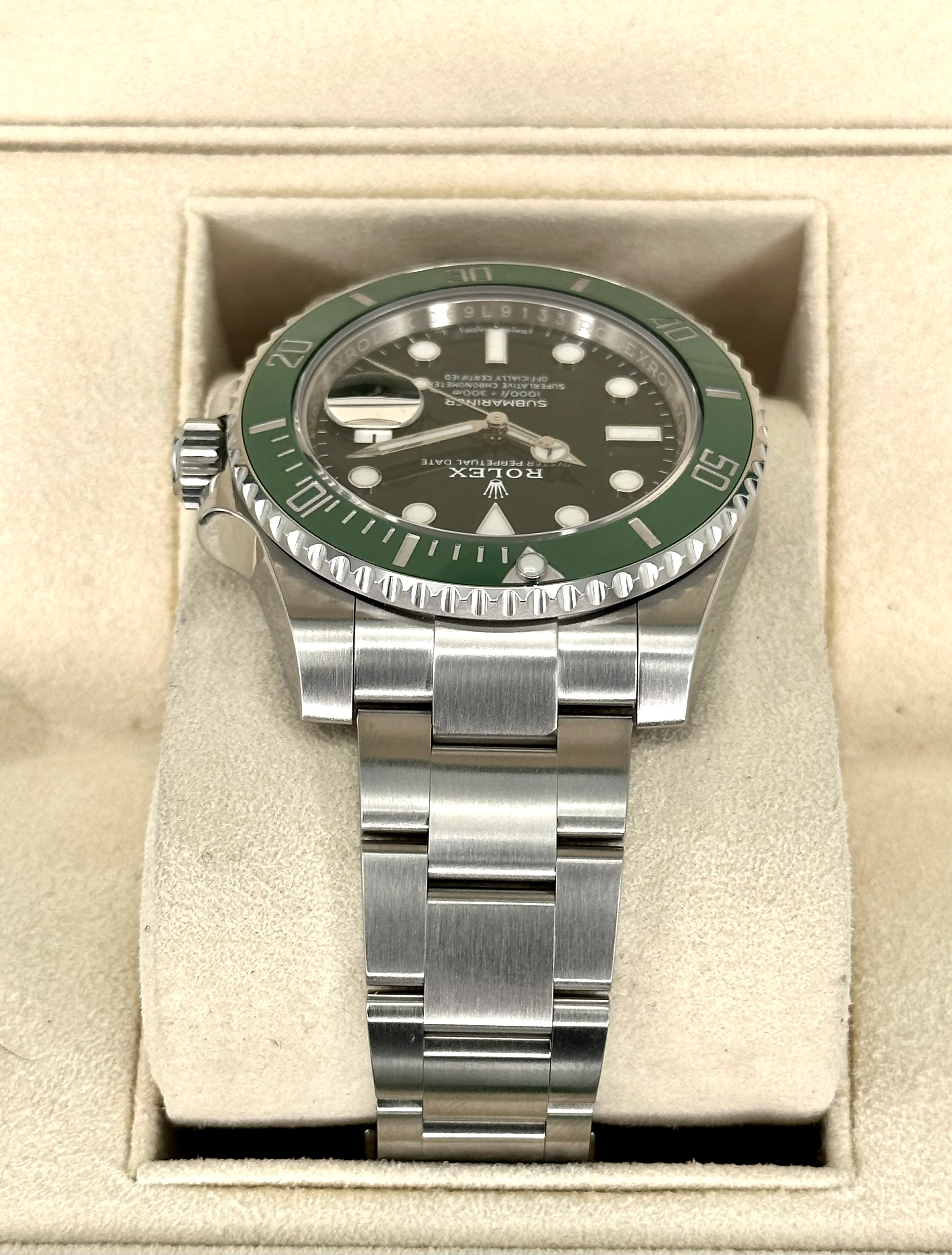 2016 Rolex Submariner "Hulk" 40mm 116610LV Green Dial - Image 4