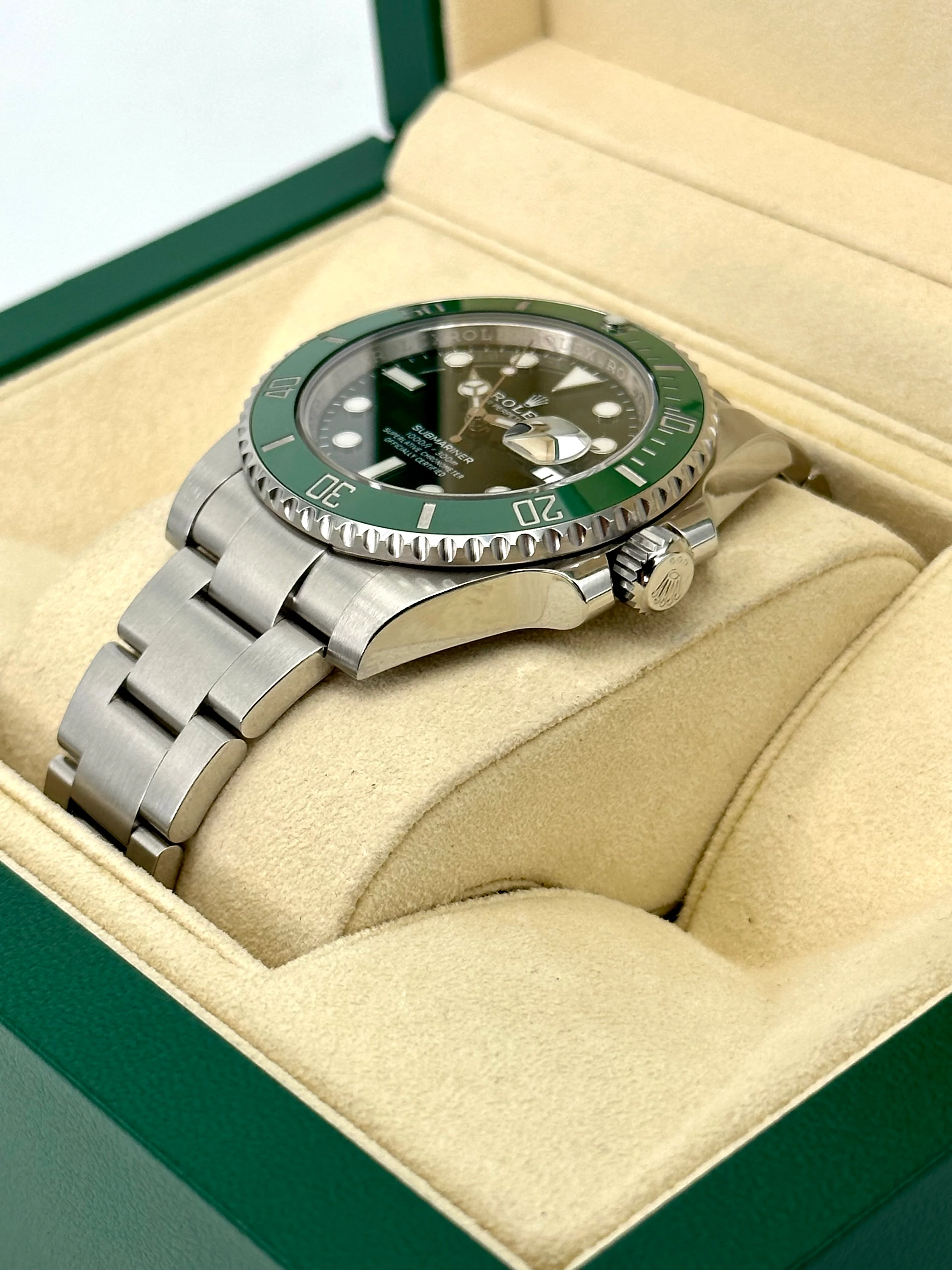 2016 Rolex Submariner "Hulk" 40mm 116610LV Green Dial - Image 5