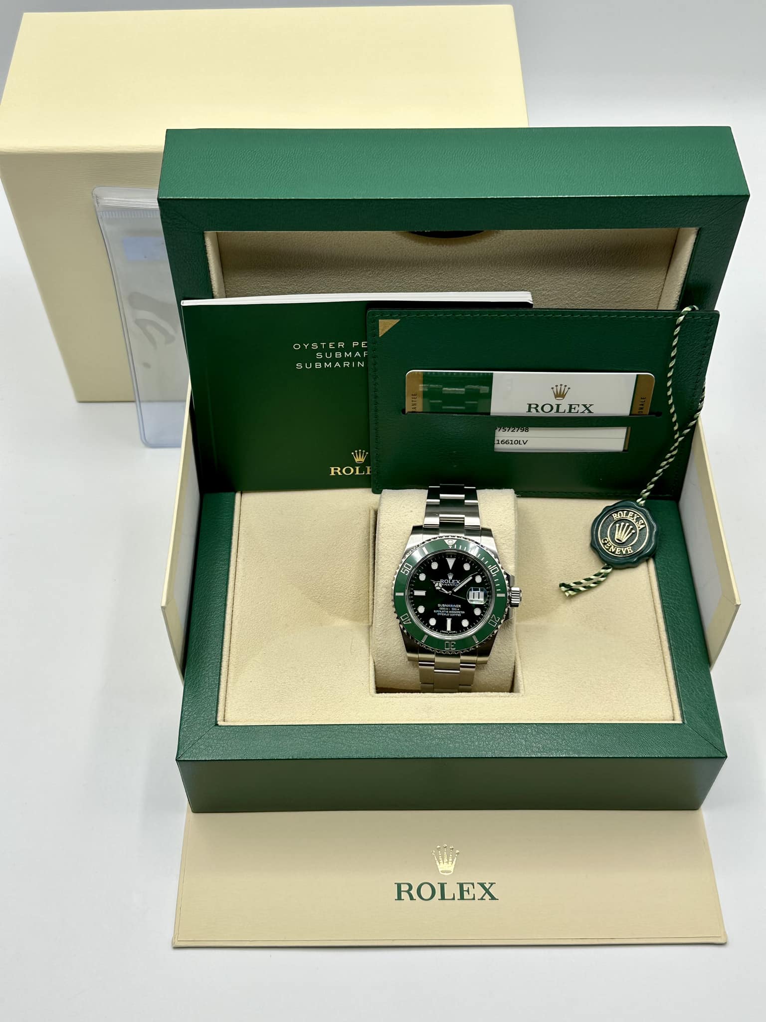 2016 Rolex Submariner "Hulk" 40mm 116610LV Green Dial - Image 11